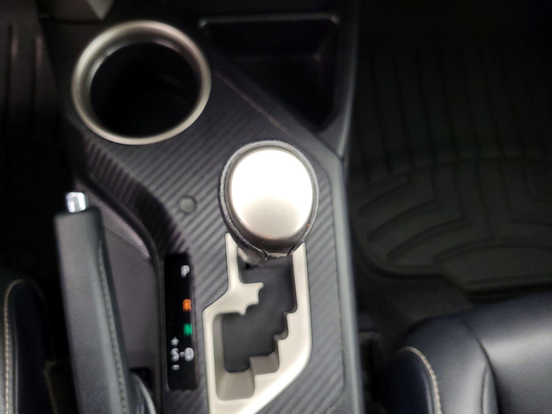 Thumbnail: 2015 Toyota RAV4 - 18