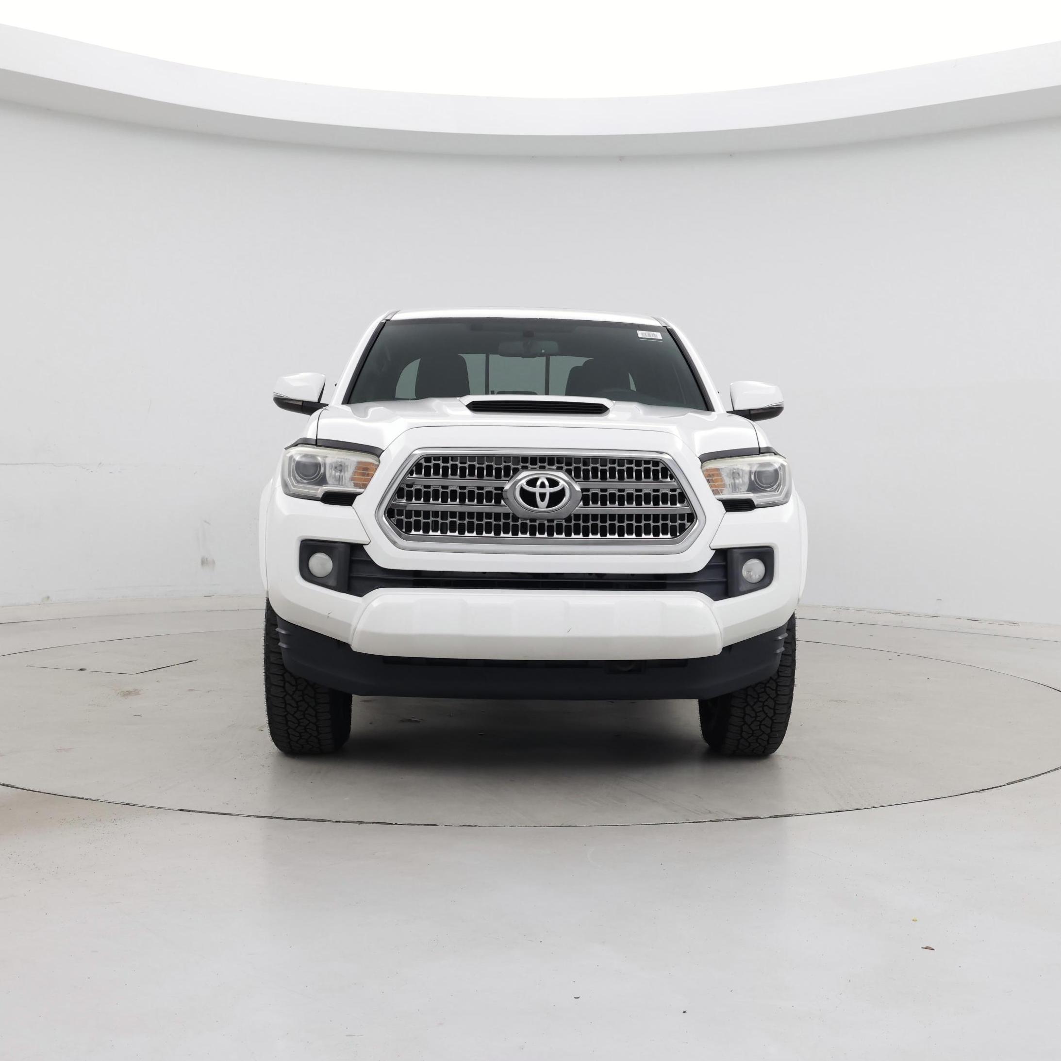 Thumbnail: 2017 Toyota Tacoma - 5