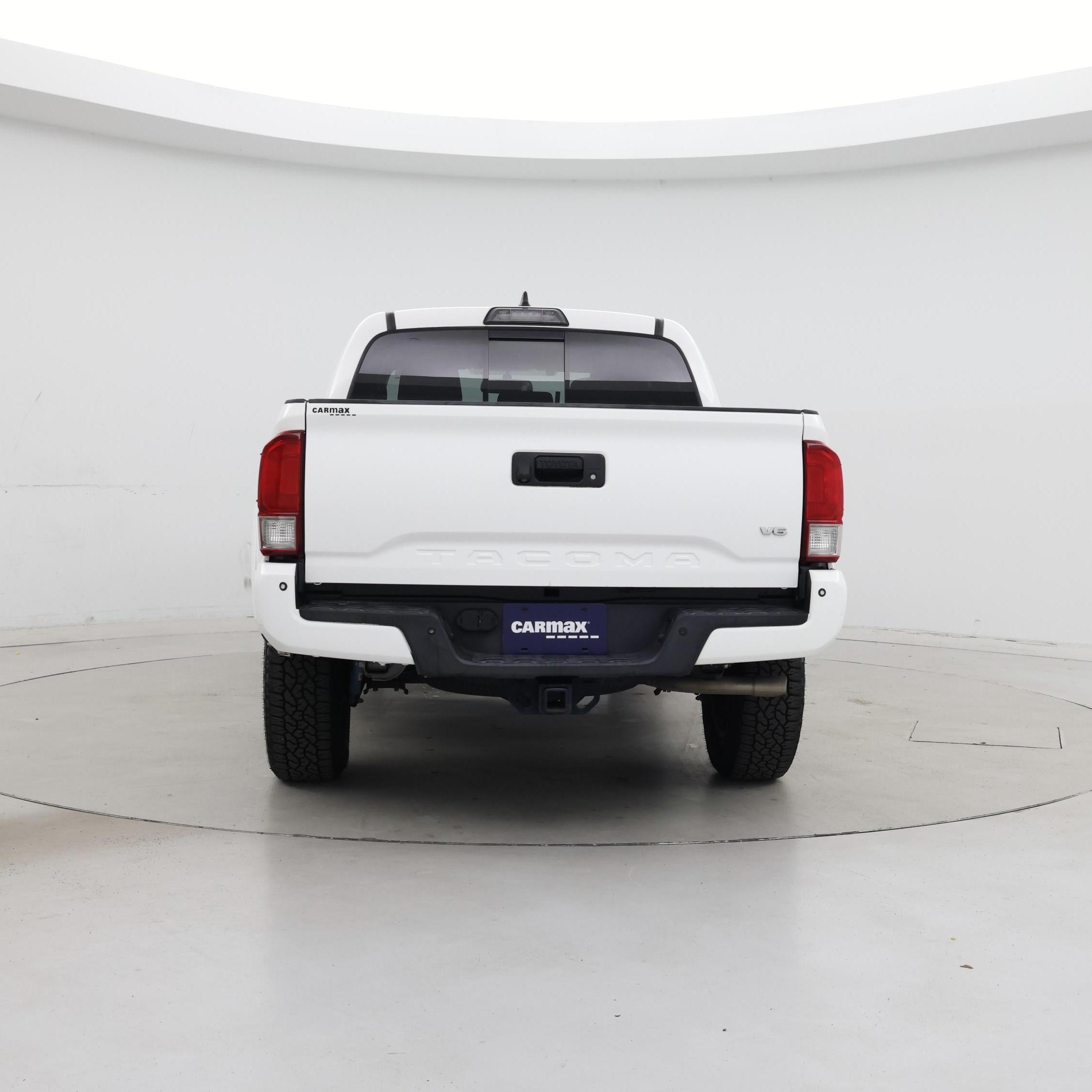 Thumbnail: 2017 Toyota Tacoma - 6