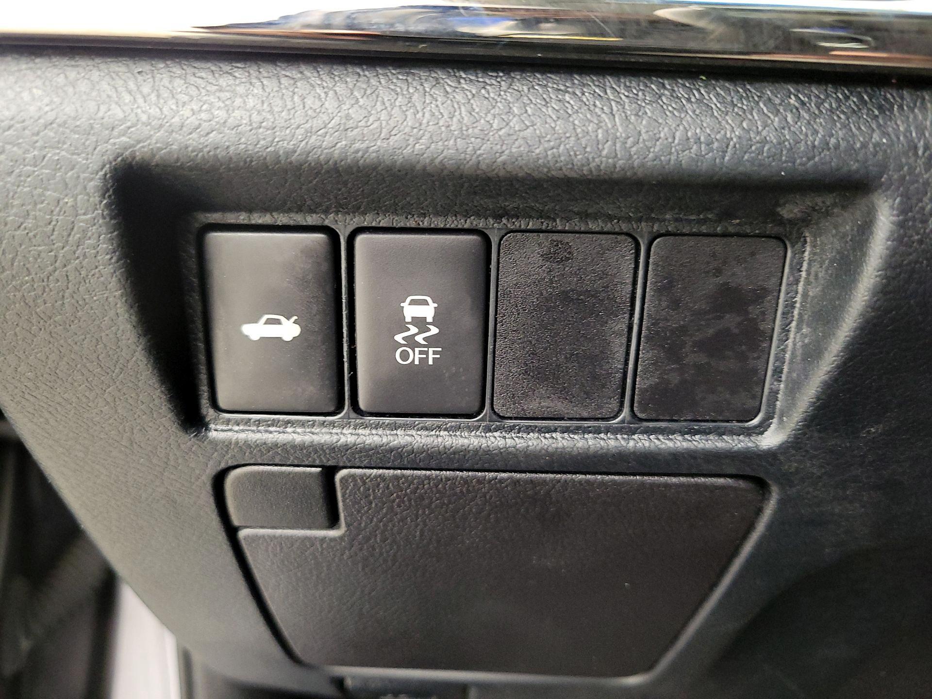 Thumbnail: 2015 Toyota Avalon - 13
