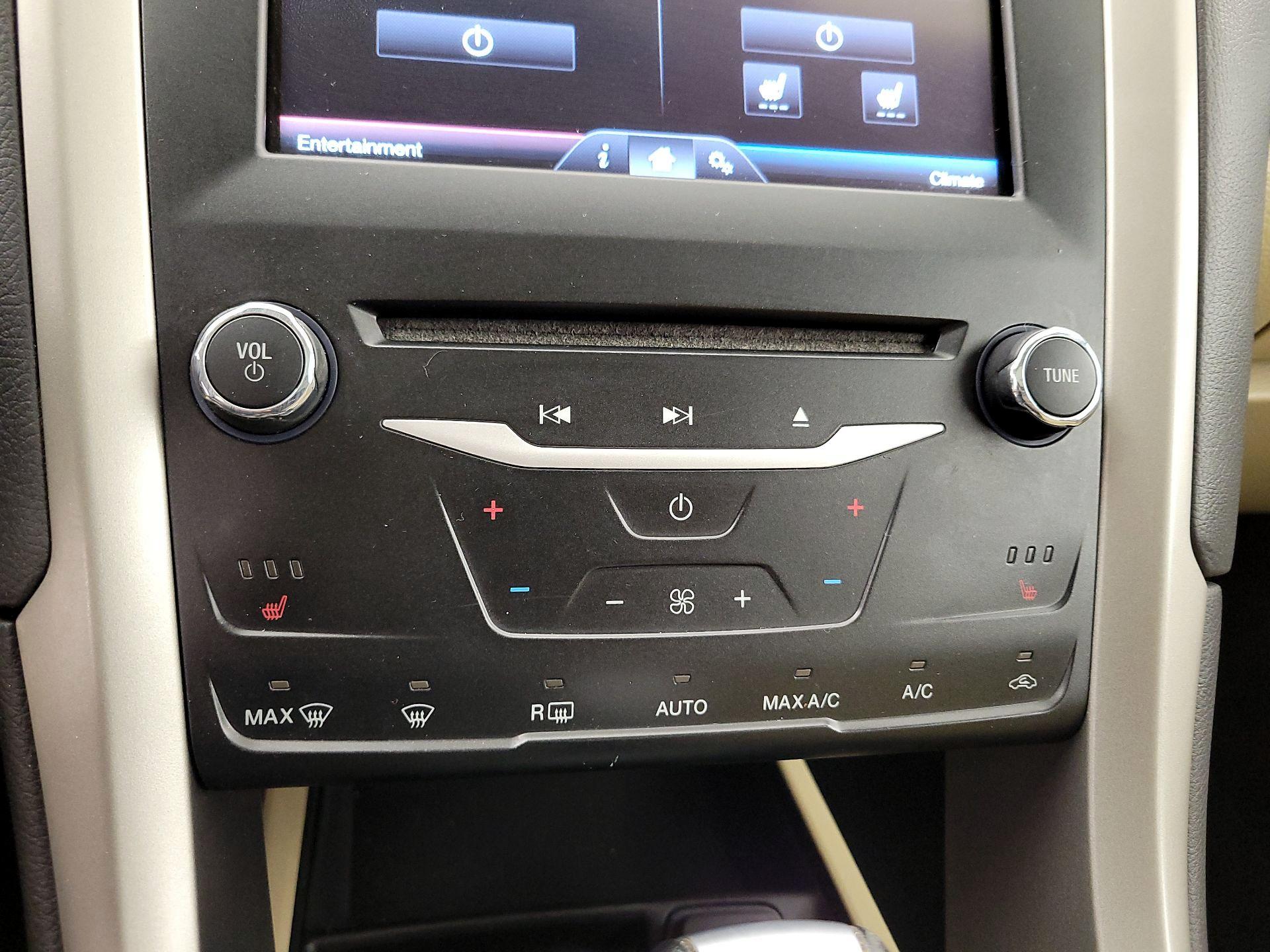 Thumbnail: 2014 Ford Fusion - 16