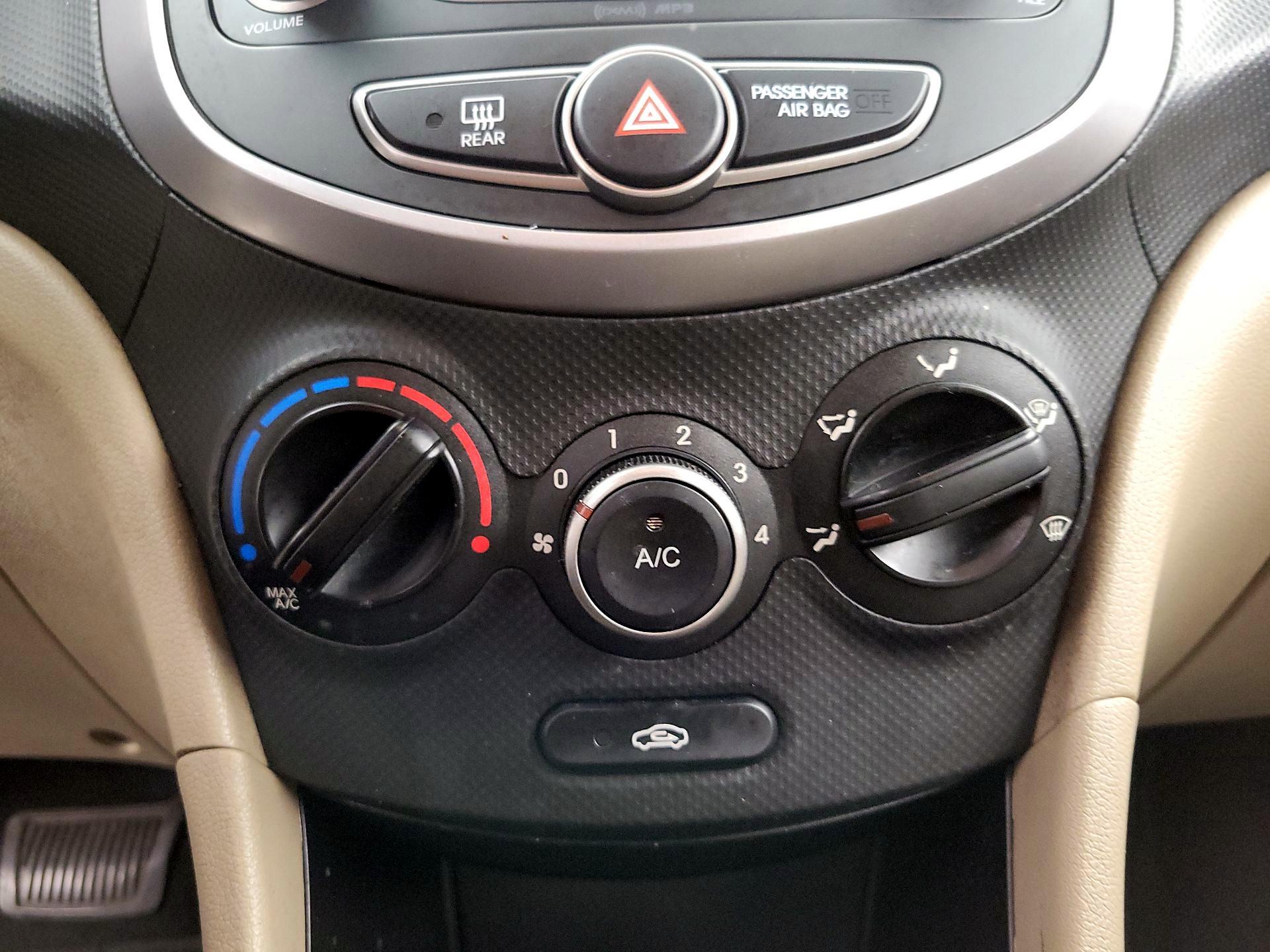 Thumbnail: 2016 Hyundai Accent - 15