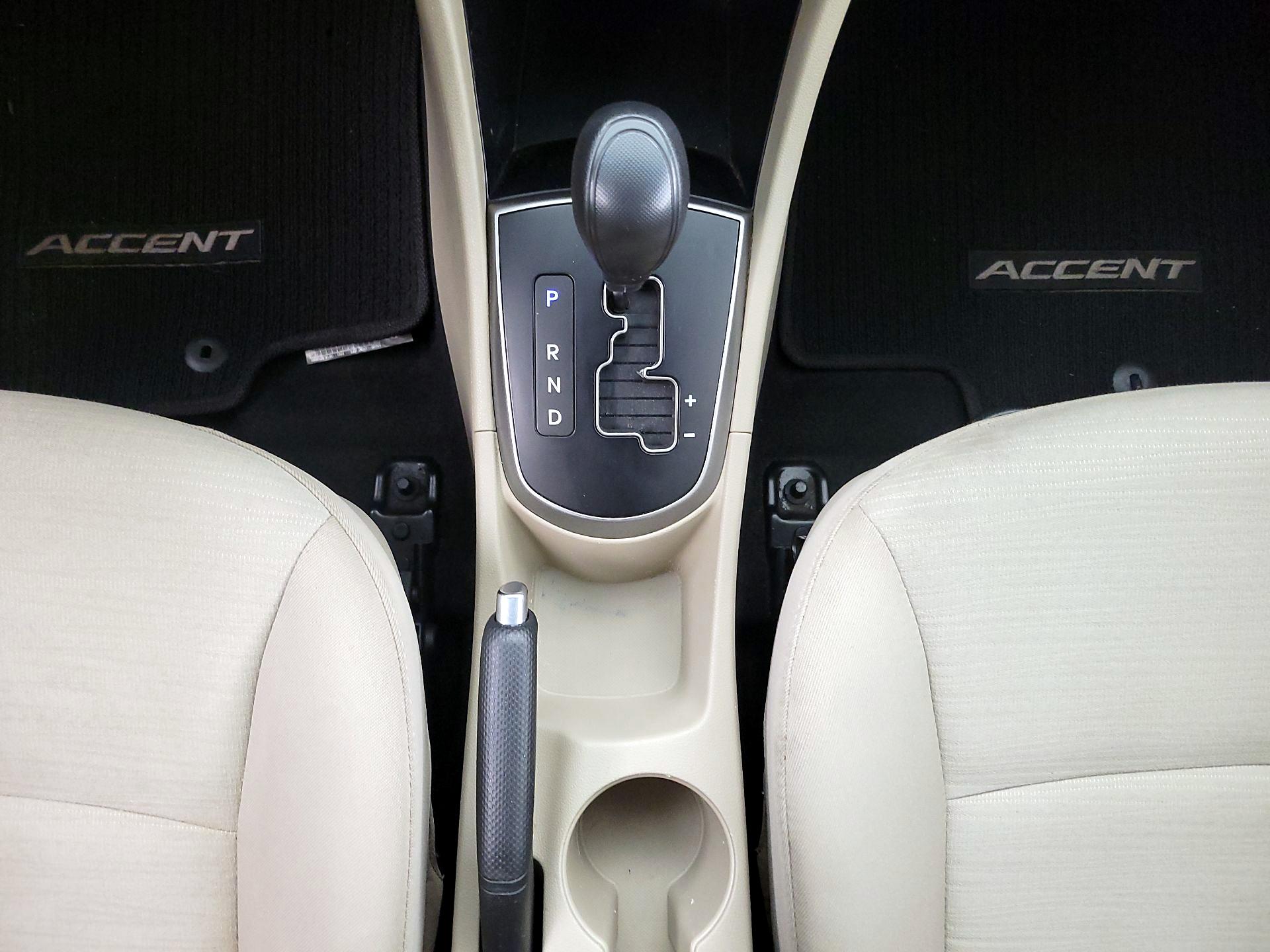 Thumbnail: 2016 Hyundai Accent - 16