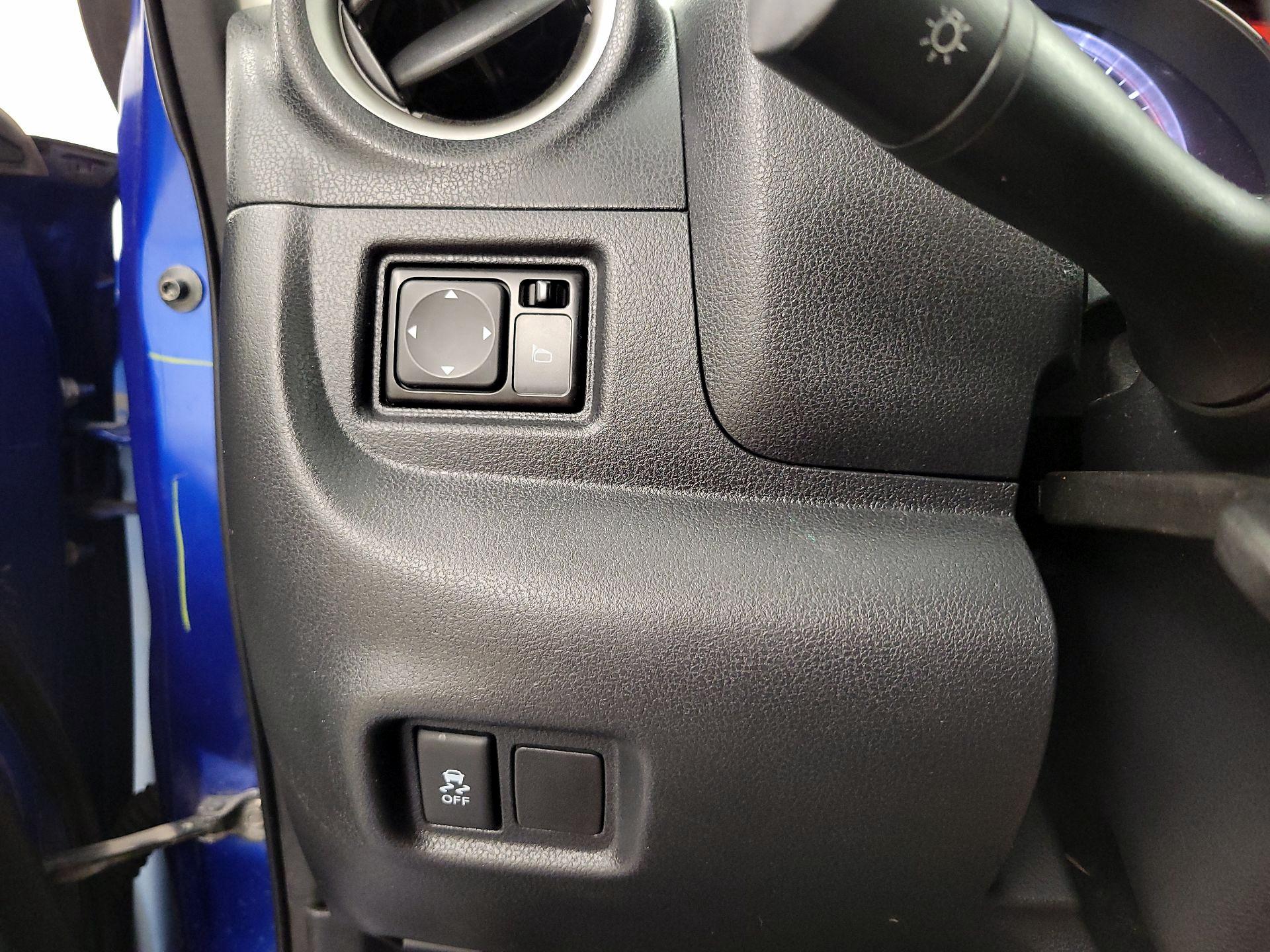 Thumbnail: 2014 Nissan Versa Note - 13