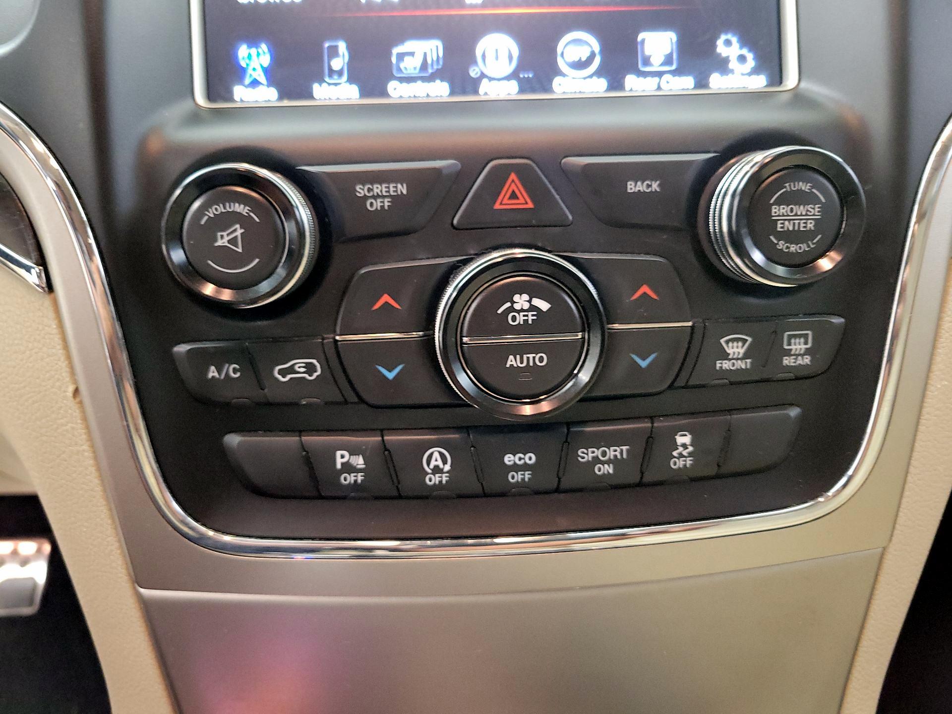 Thumbnail: 2017 Jeep Grand Cherokee - 16