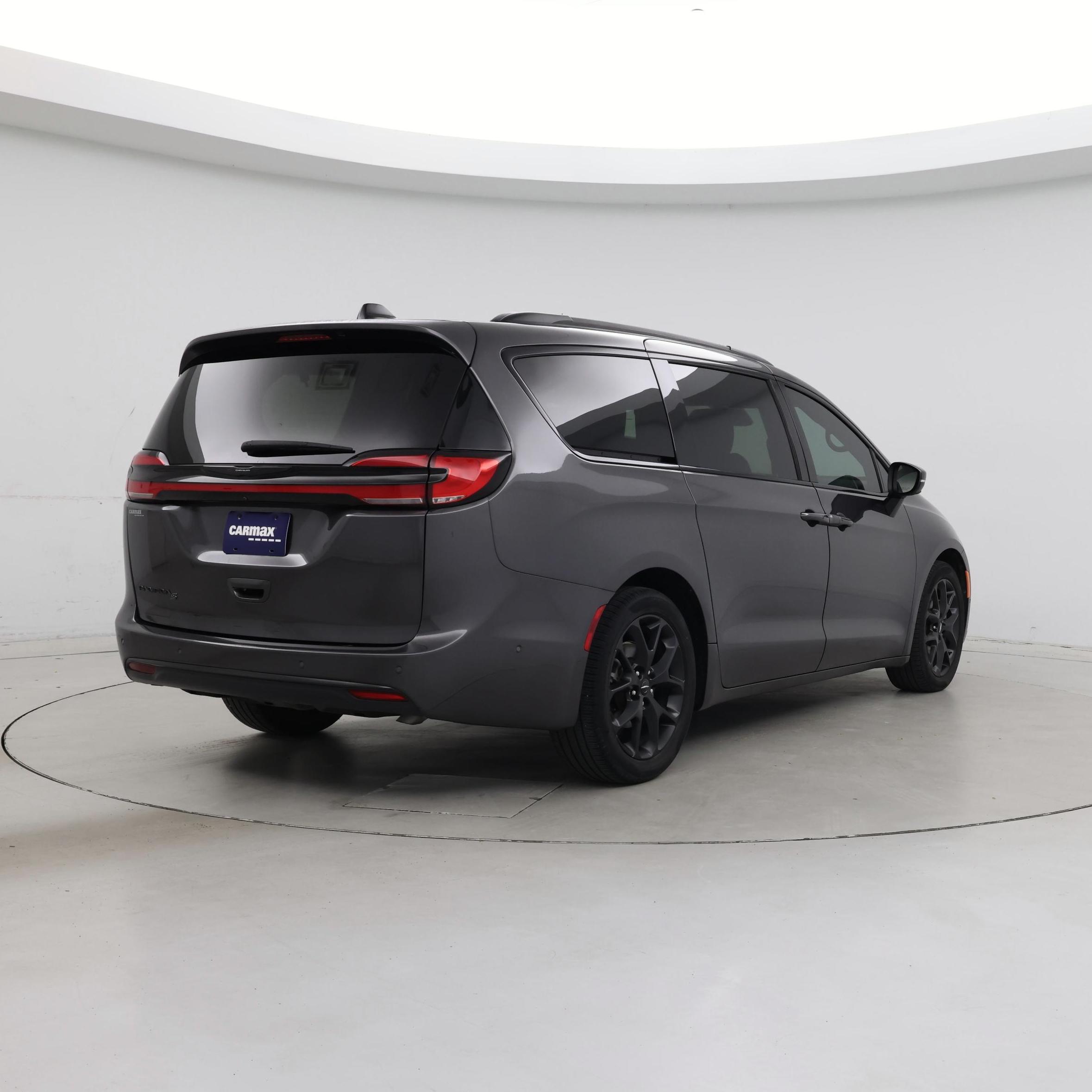 Thumbnail: 2023 Chrysler Pacifica - 8
