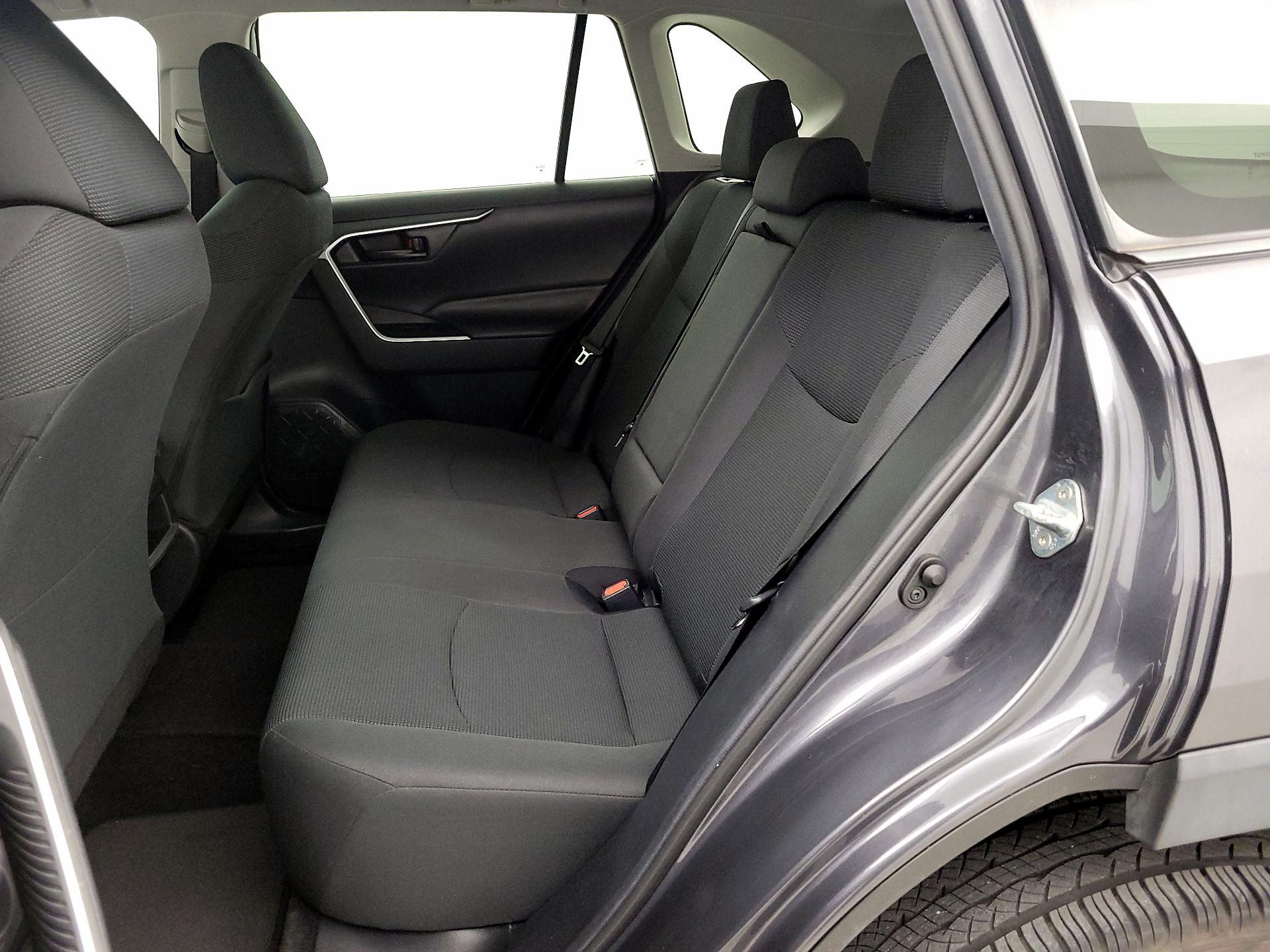 Thumbnail: 2019 Toyota RAV4 - 19