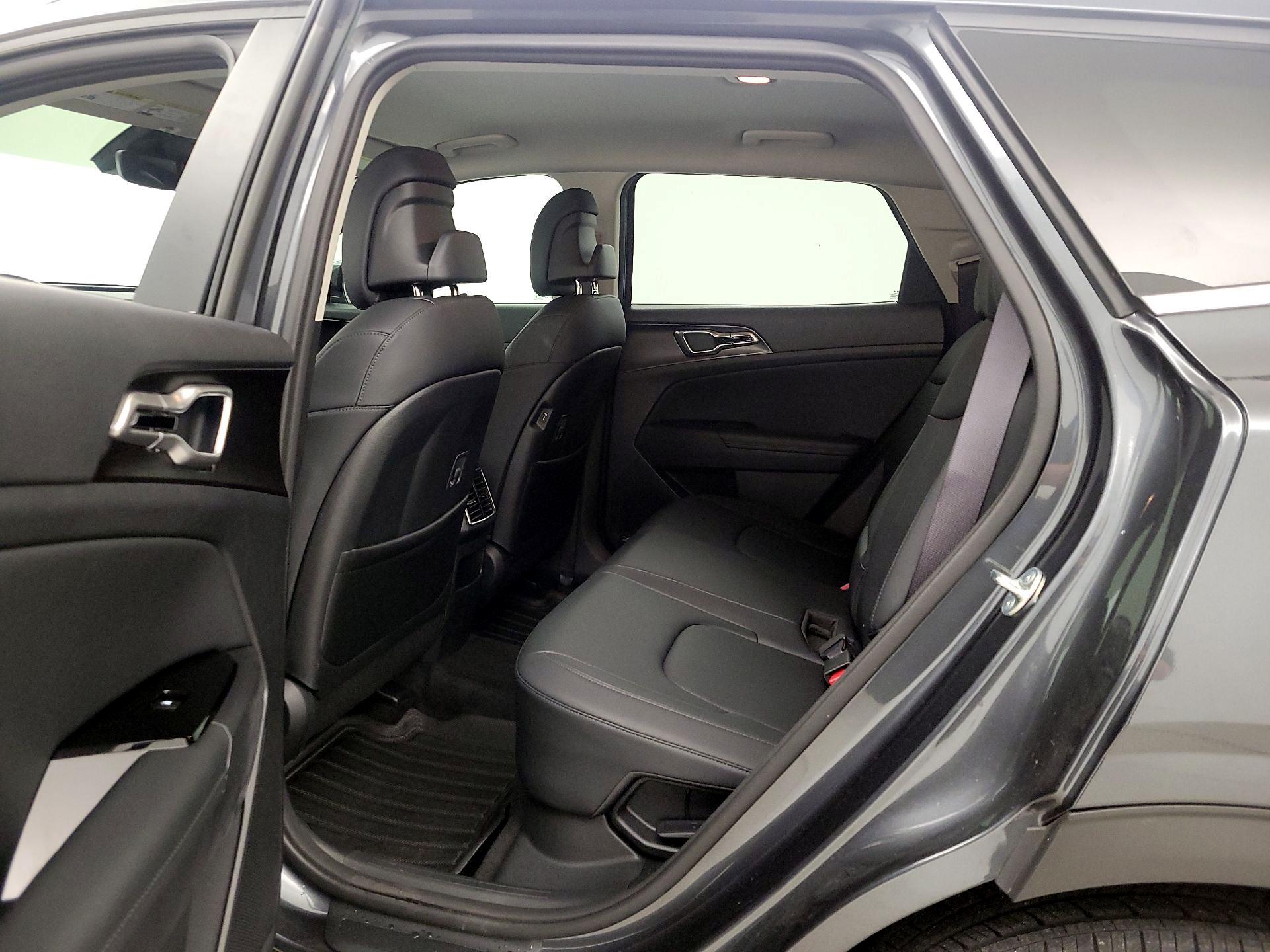 Thumbnail: 2023 Kia Sportage - 19