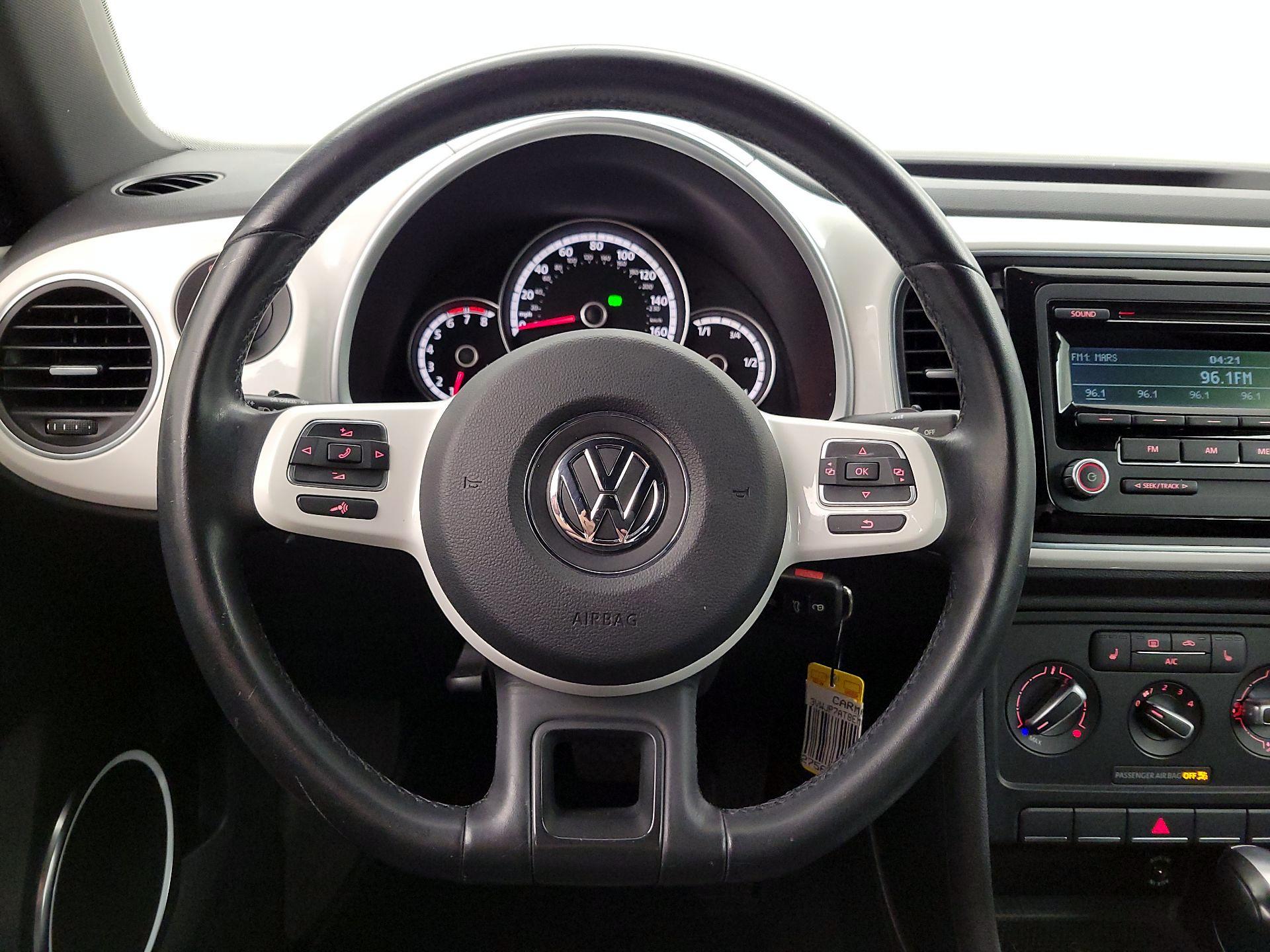 Thumbnail: 2014 Volkswagen Beetle - 10