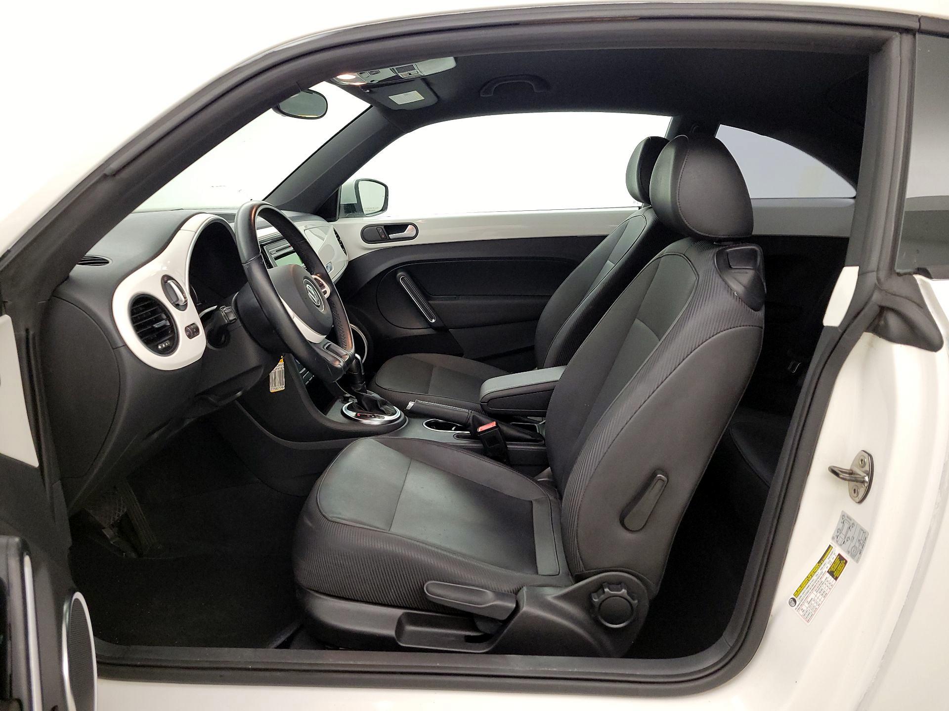 Thumbnail: 2014 Volkswagen Beetle - 11