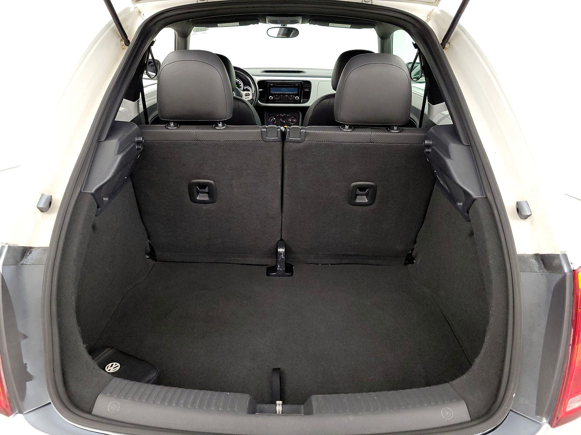 Thumbnail: 2014 Volkswagen Beetle - 19