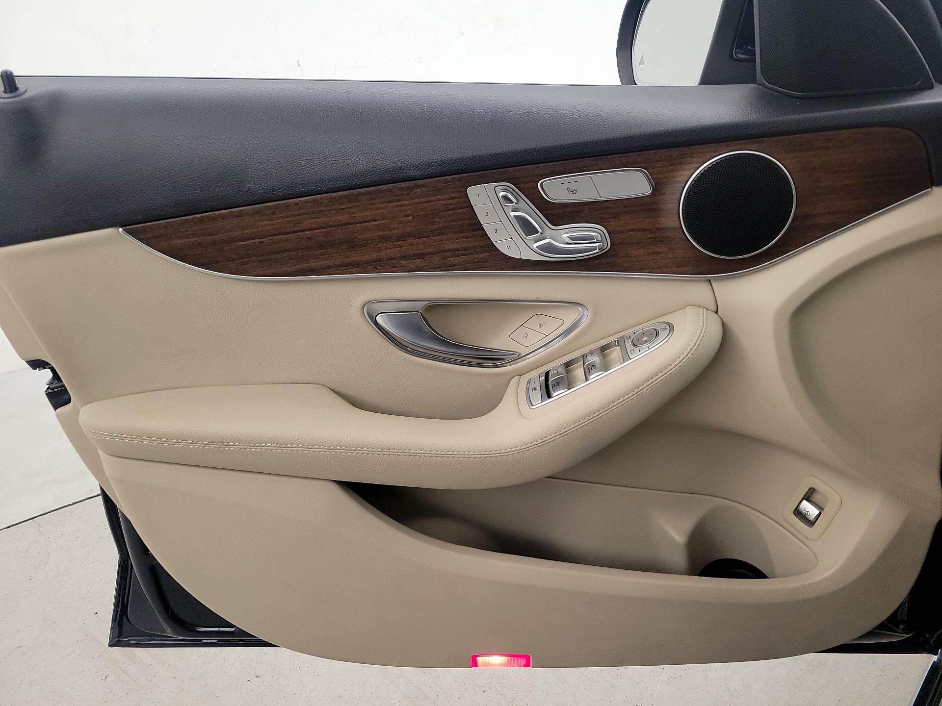 Thumbnail: 2020 Mercedes-Benz C-Class - 12