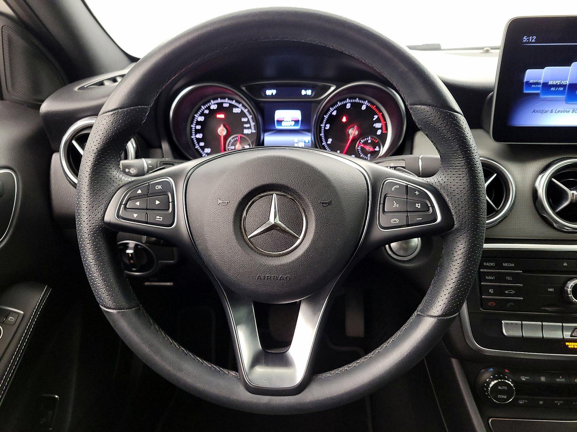 Thumbnail: 2020 Mercedes-Benz GLA - 10