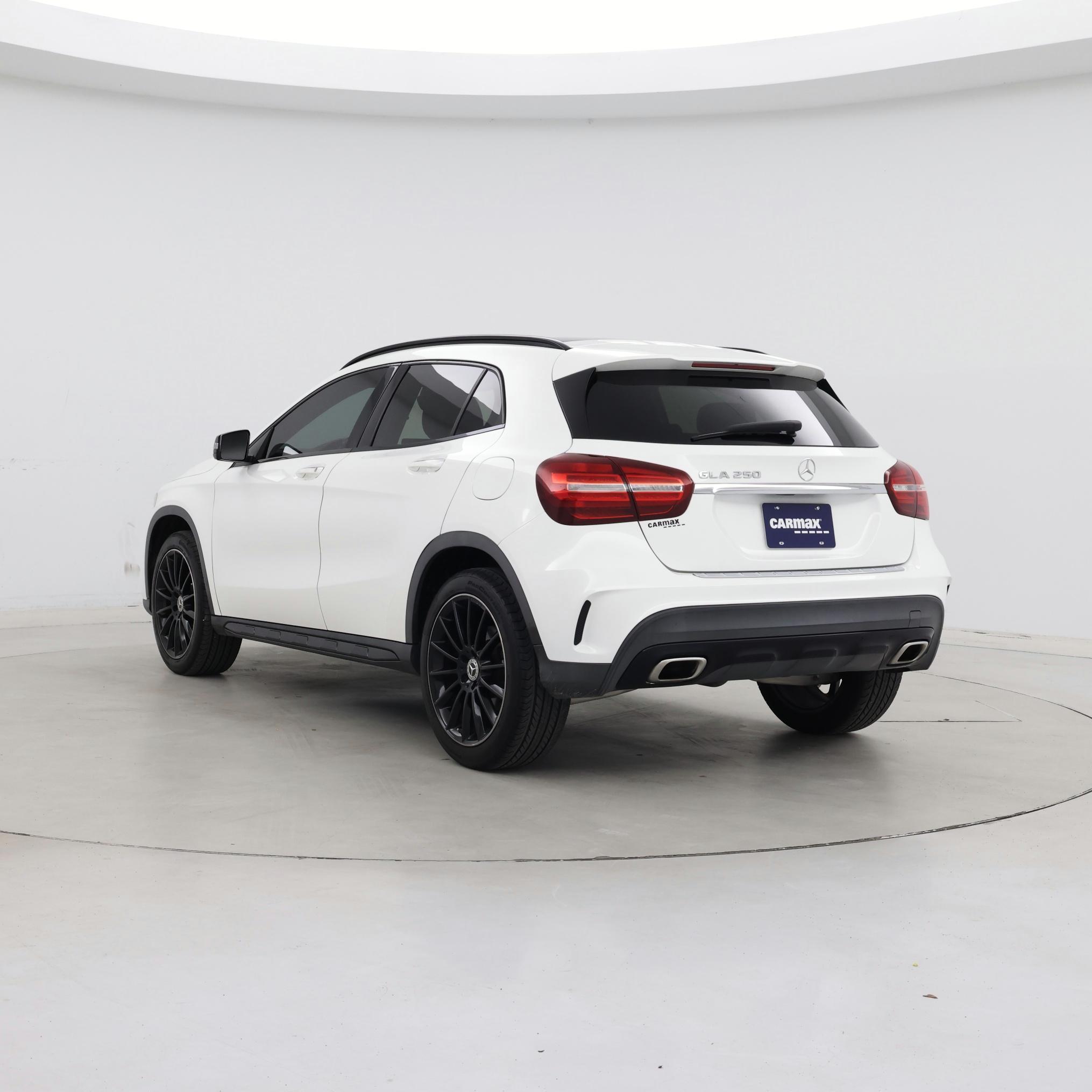 Thumbnail: 2020 Mercedes-Benz GLA - 2