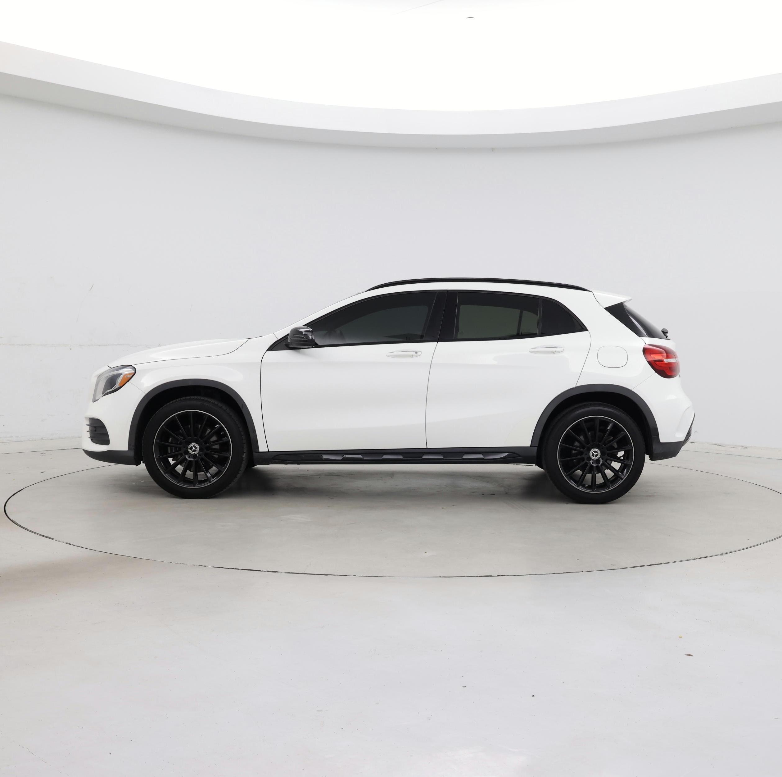 Thumbnail: 2020 Mercedes-Benz GLA - 3