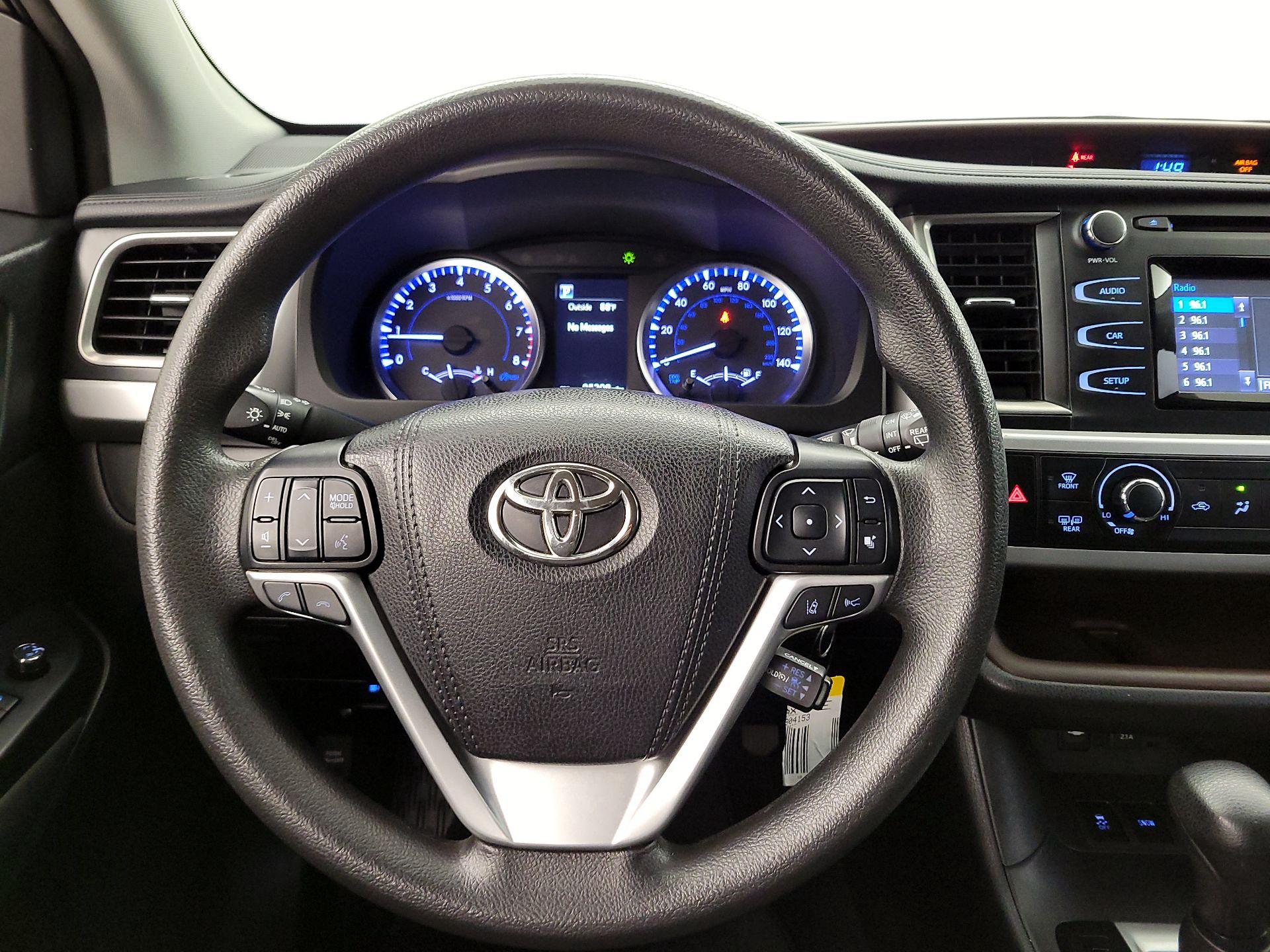 Thumbnail: 2019 Toyota Highlander - 10