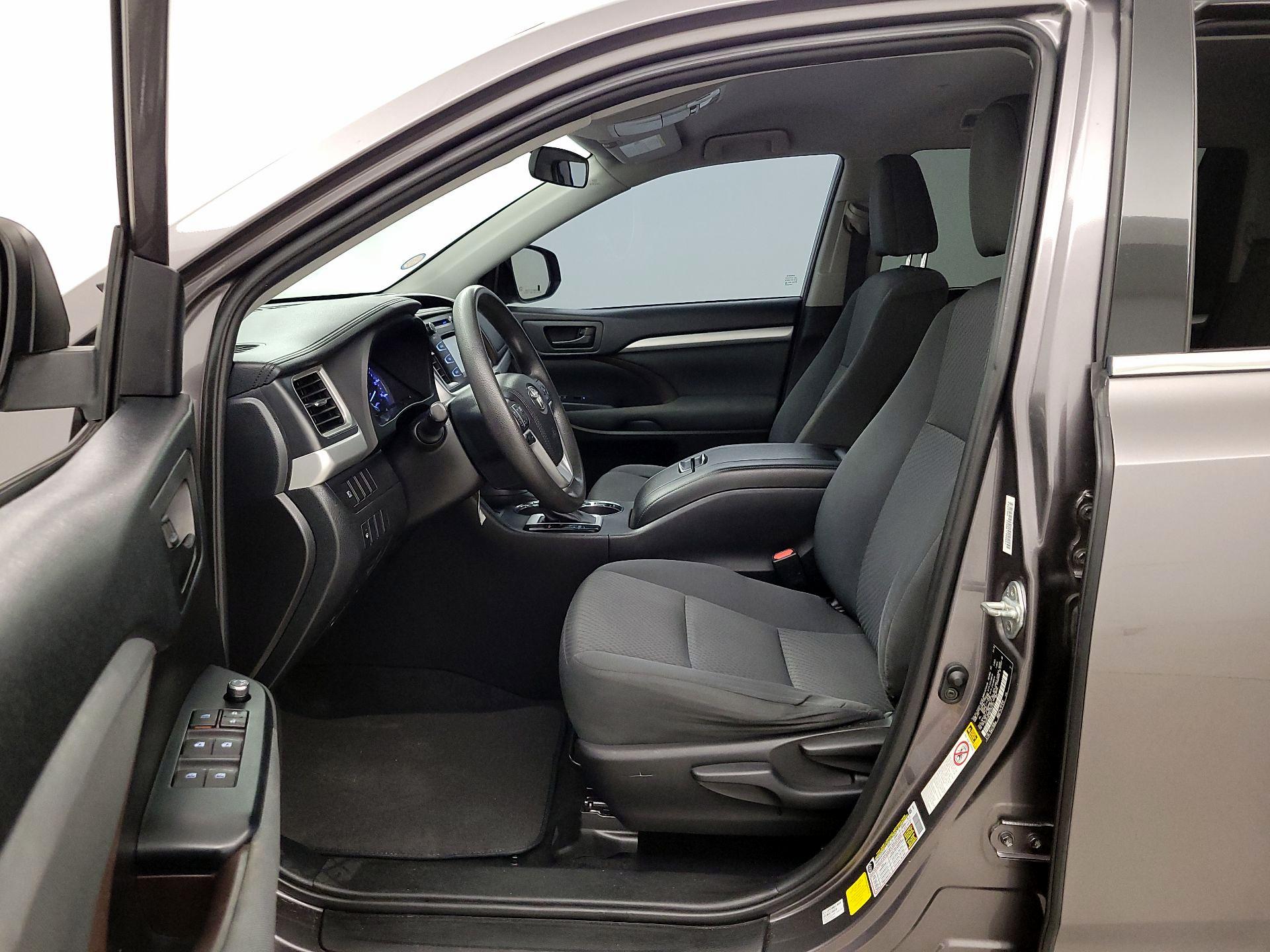 Thumbnail: 2019 Toyota Highlander - 11