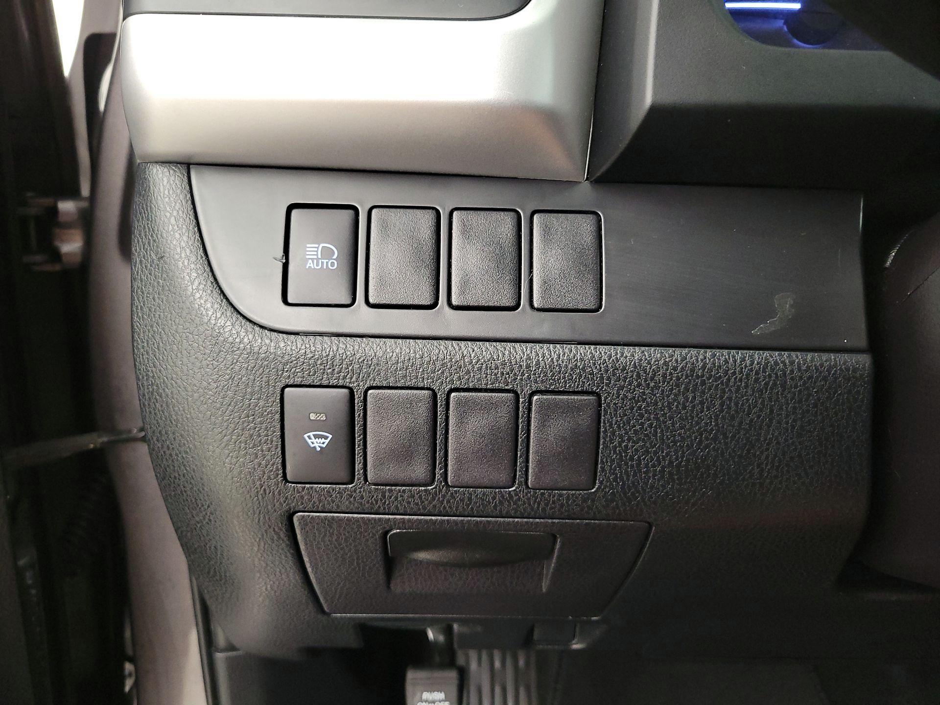 Thumbnail: 2019 Toyota Highlander - 13