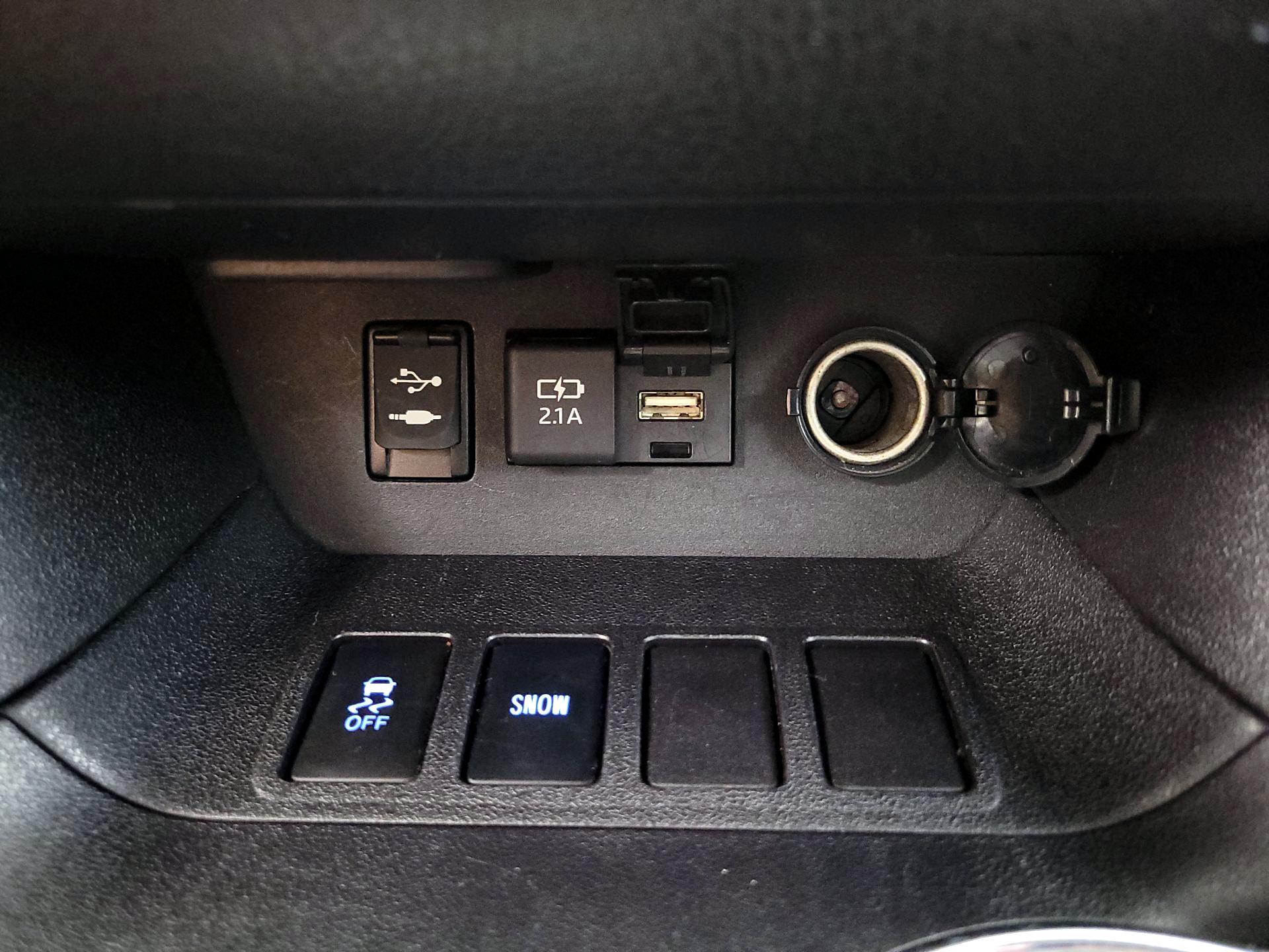 Thumbnail: 2019 Toyota Highlander - 18