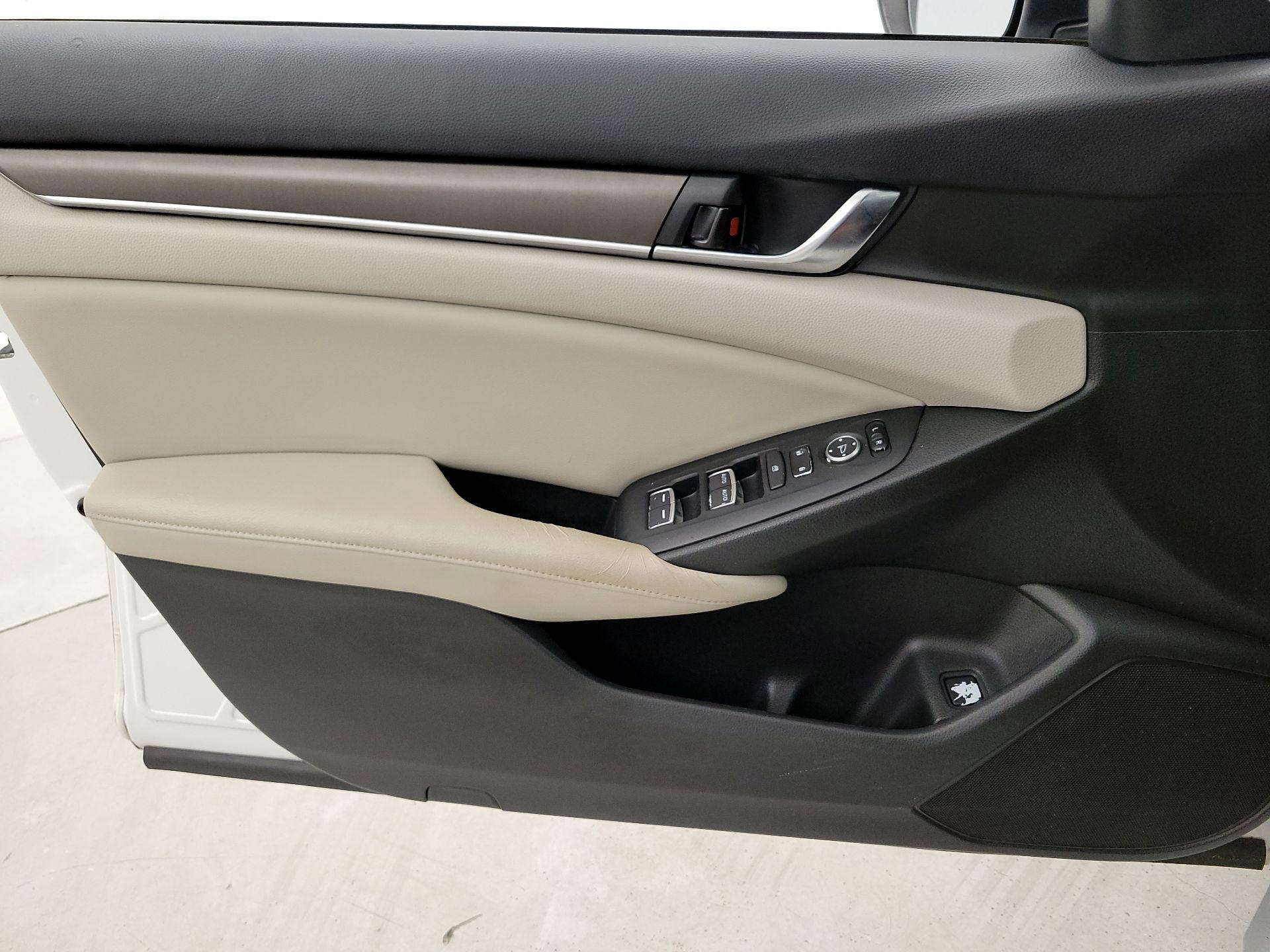 Thumbnail: 2018 Honda Accord - 12