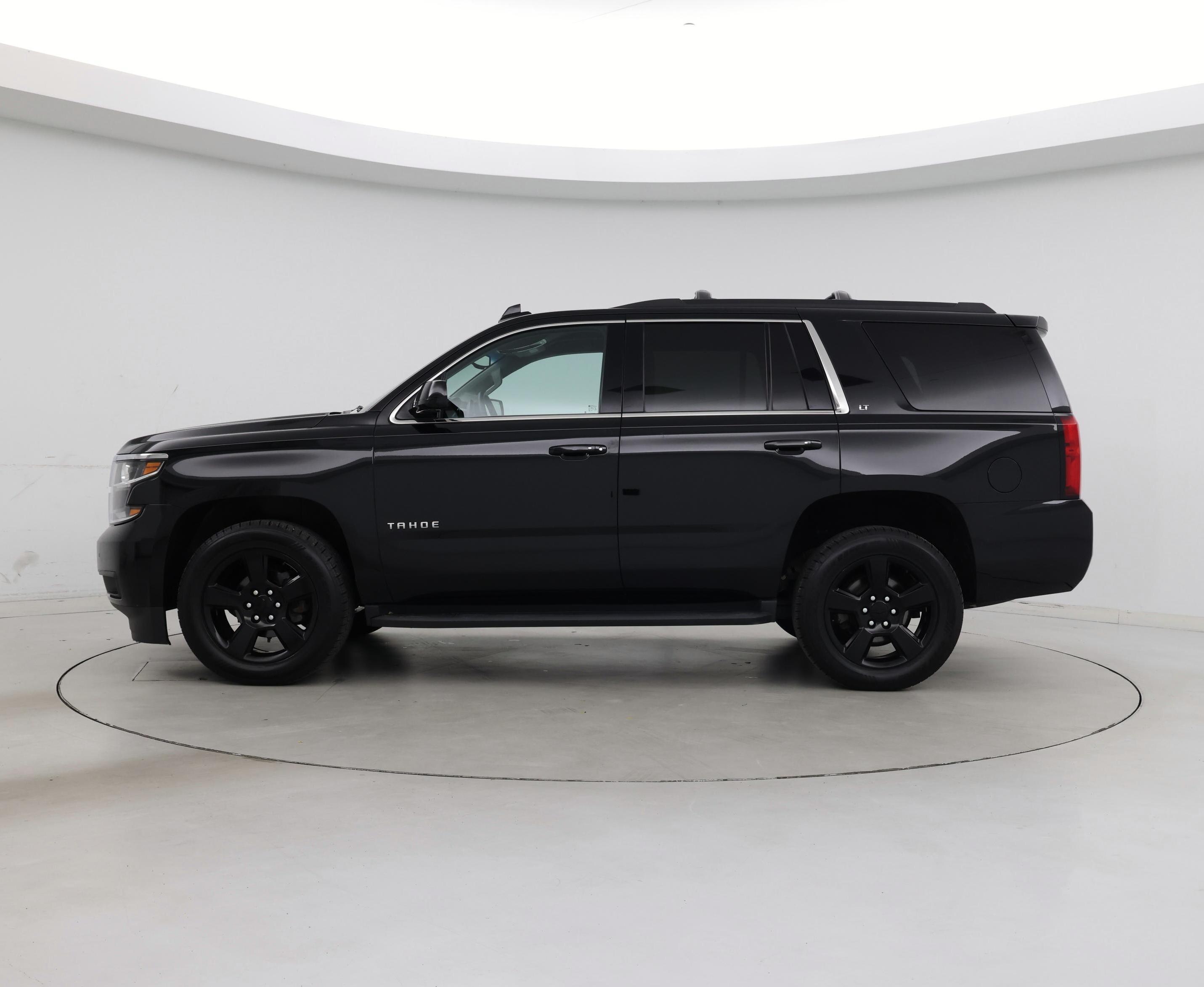 Thumbnail: 2017 Chevrolet Tahoe - 3