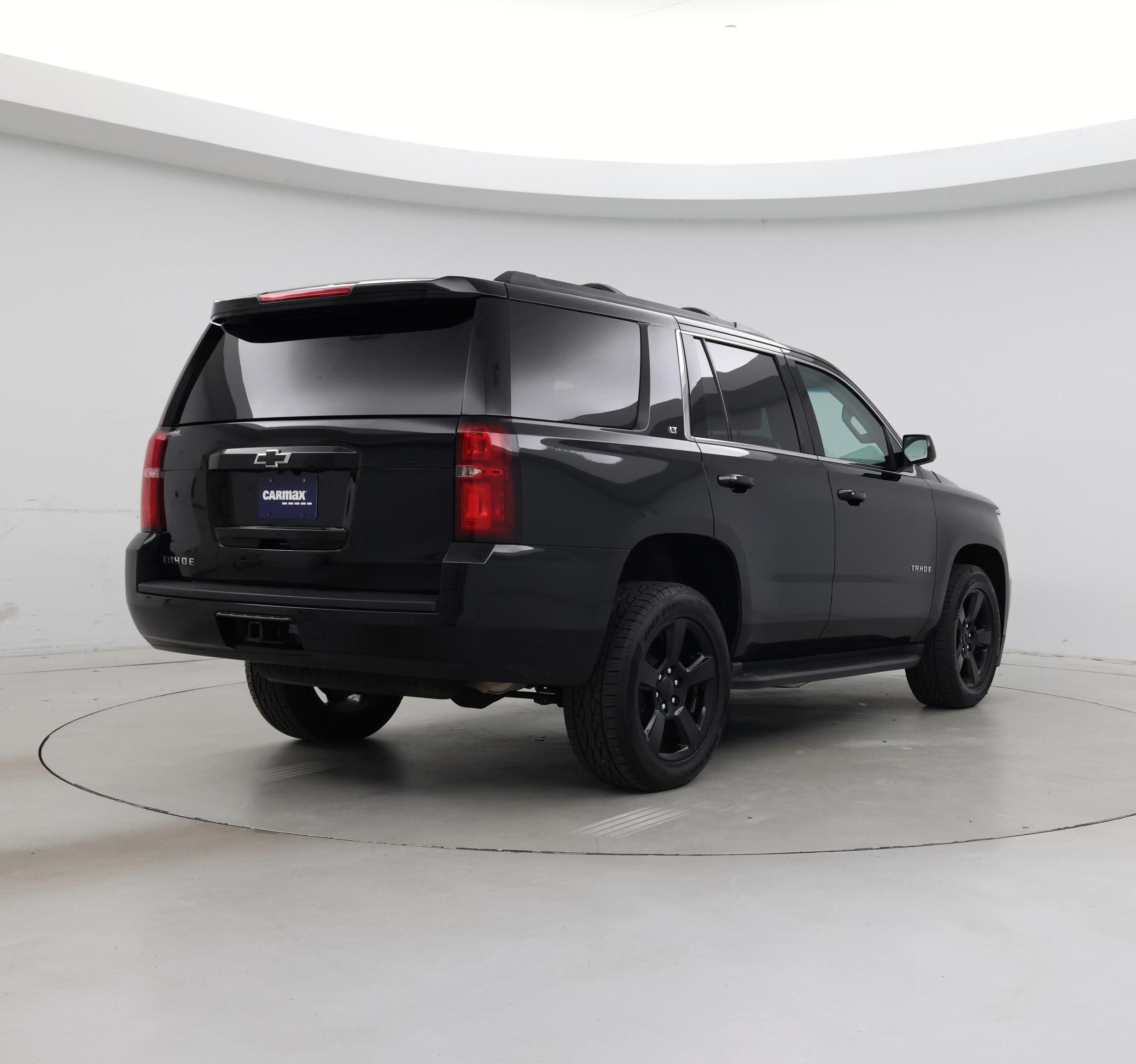 Thumbnail: 2017 Chevrolet Tahoe - 8