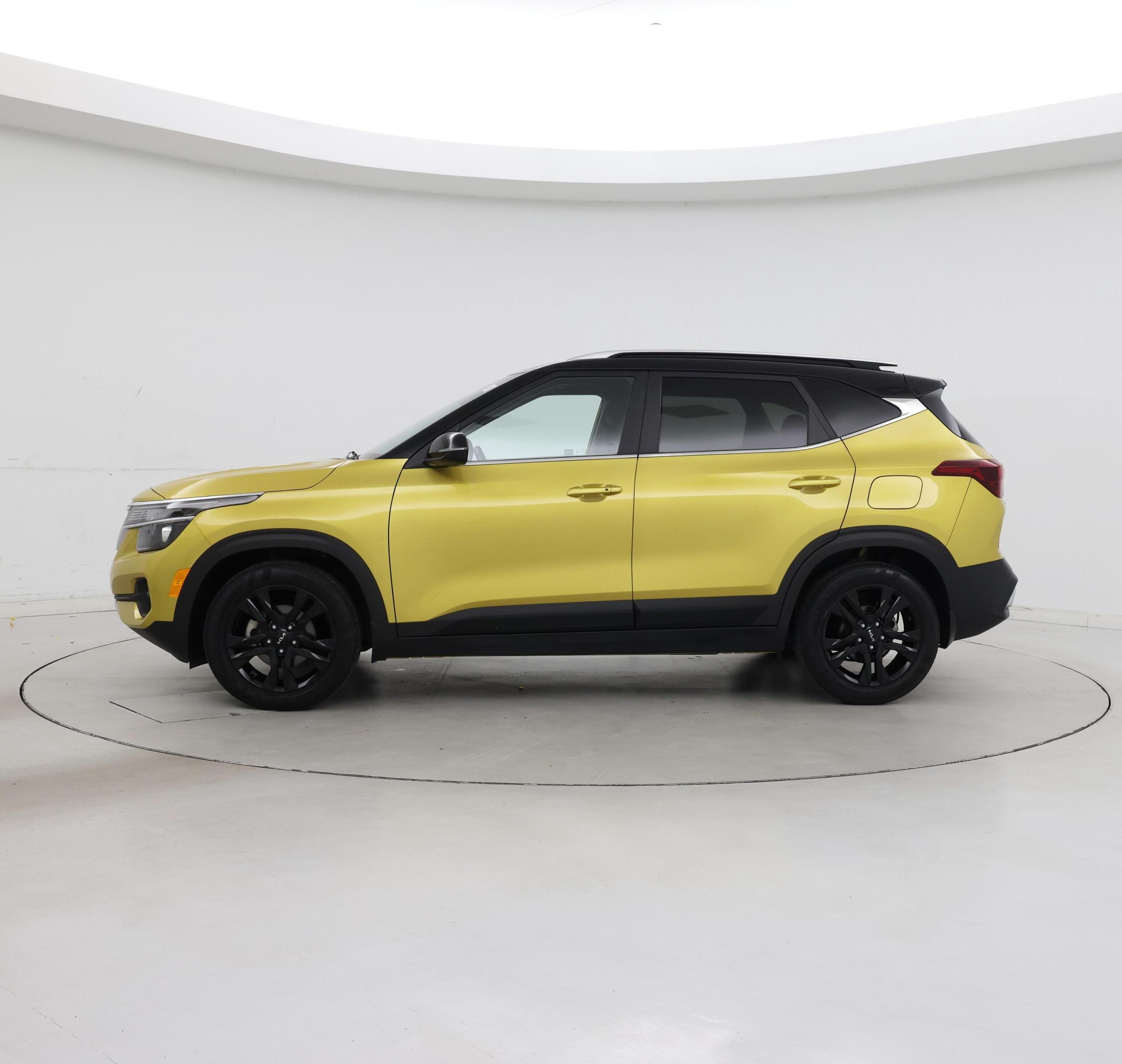 Thumbnail: 2022 Kia Seltos - 3