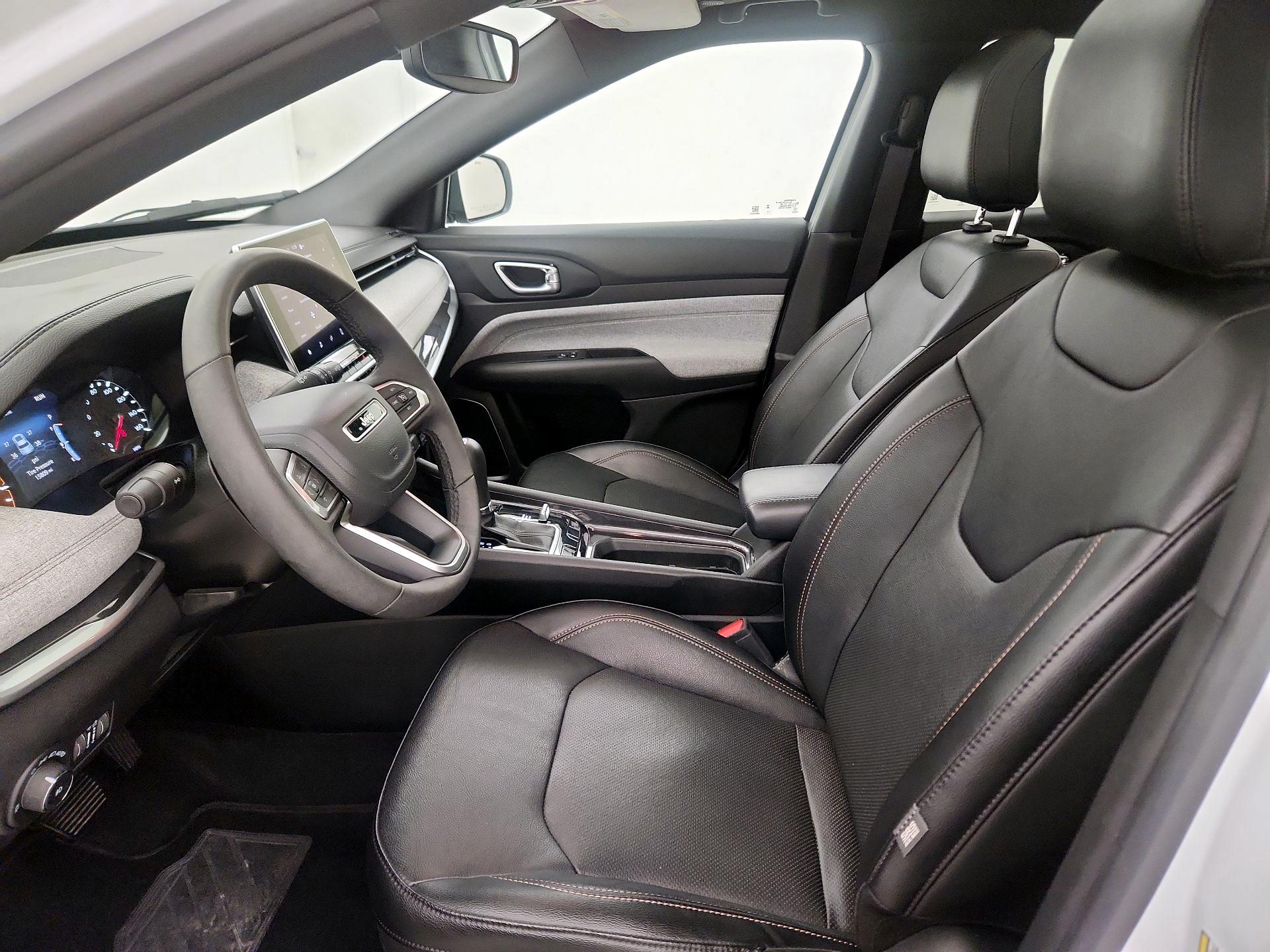 Thumbnail: 2023 Jeep Compass - 11