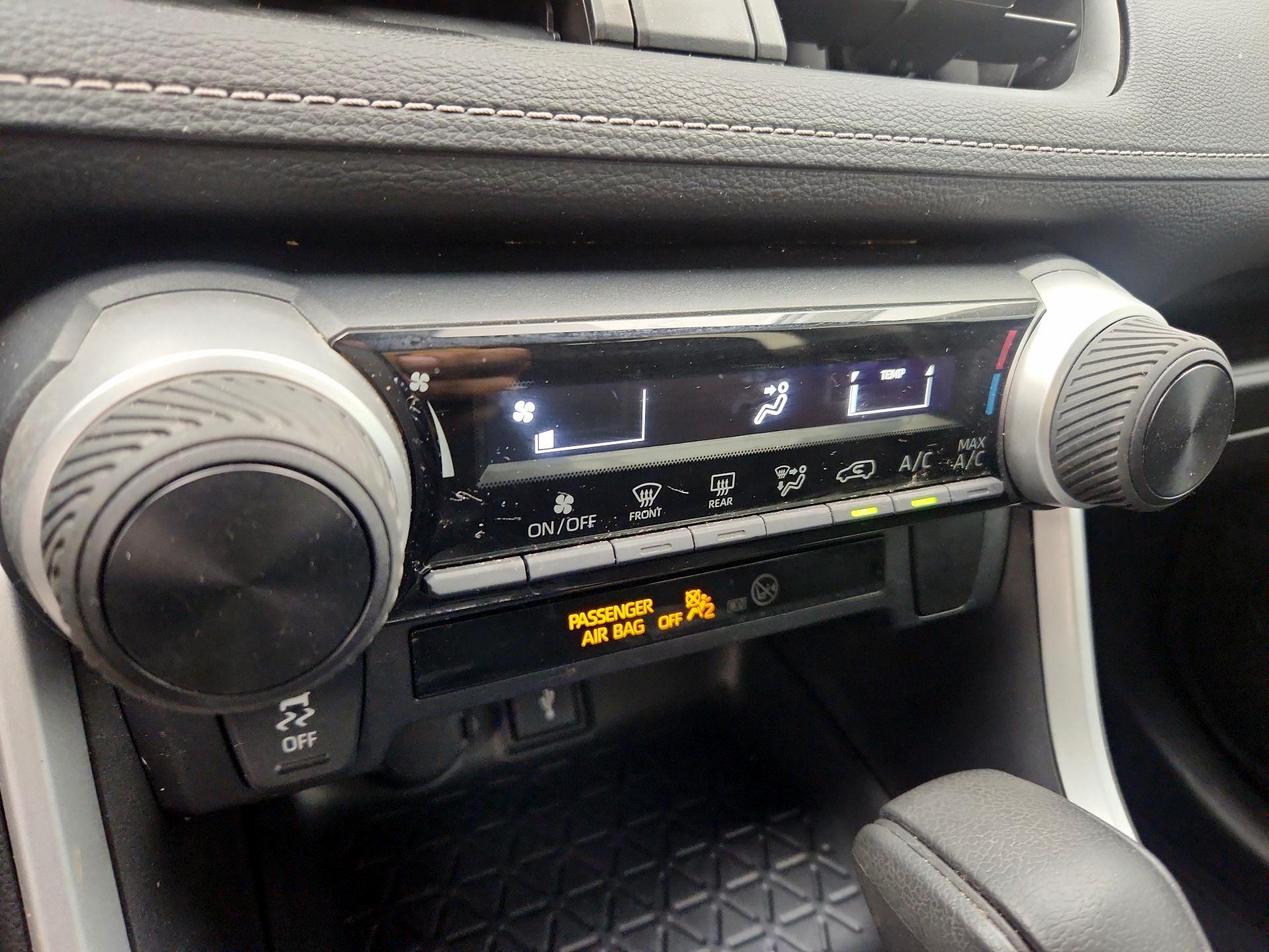 Thumbnail: 2021 Toyota RAV4 - 16