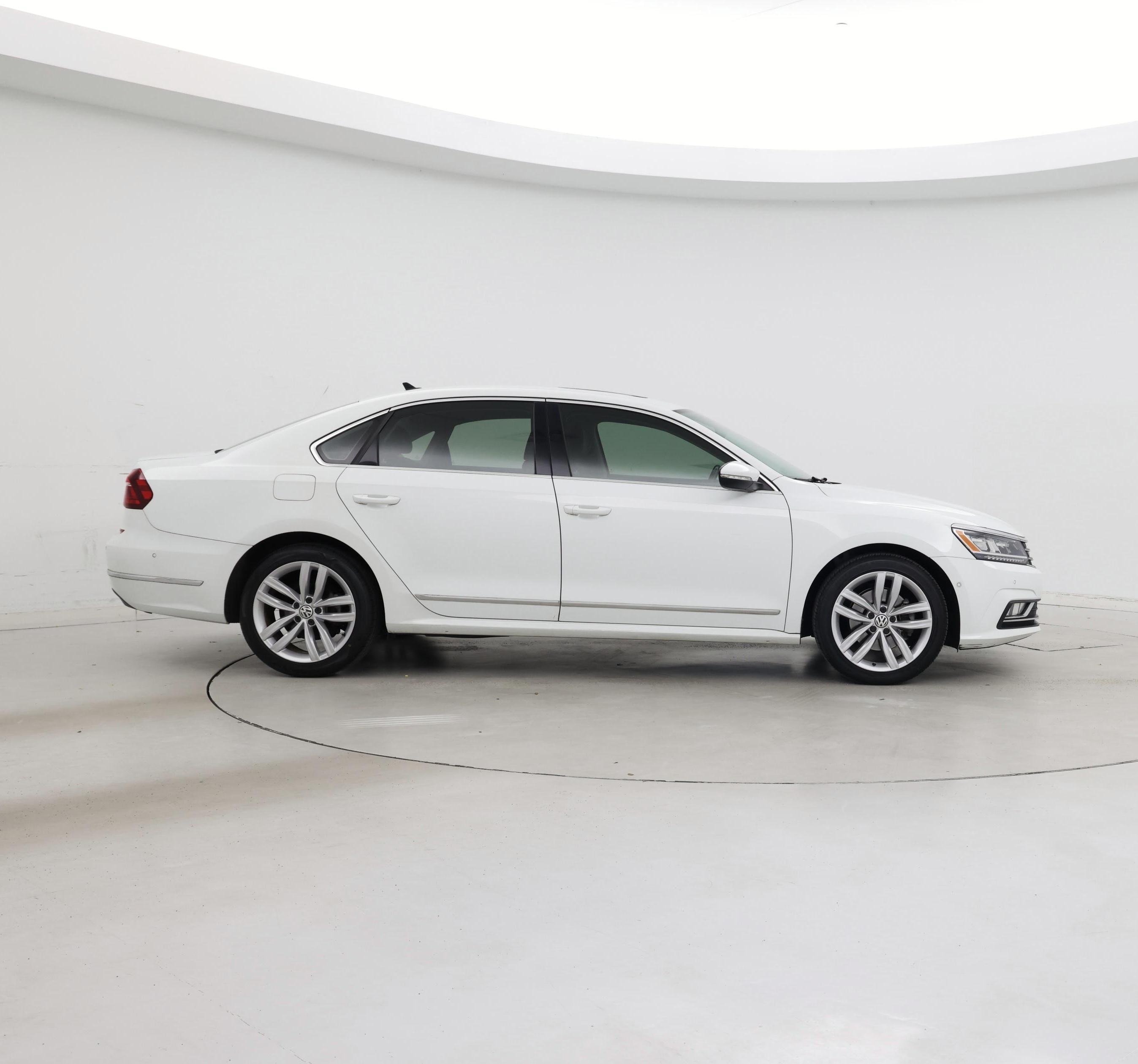 Thumbnail: 2018 Volkswagen Passat - 7
