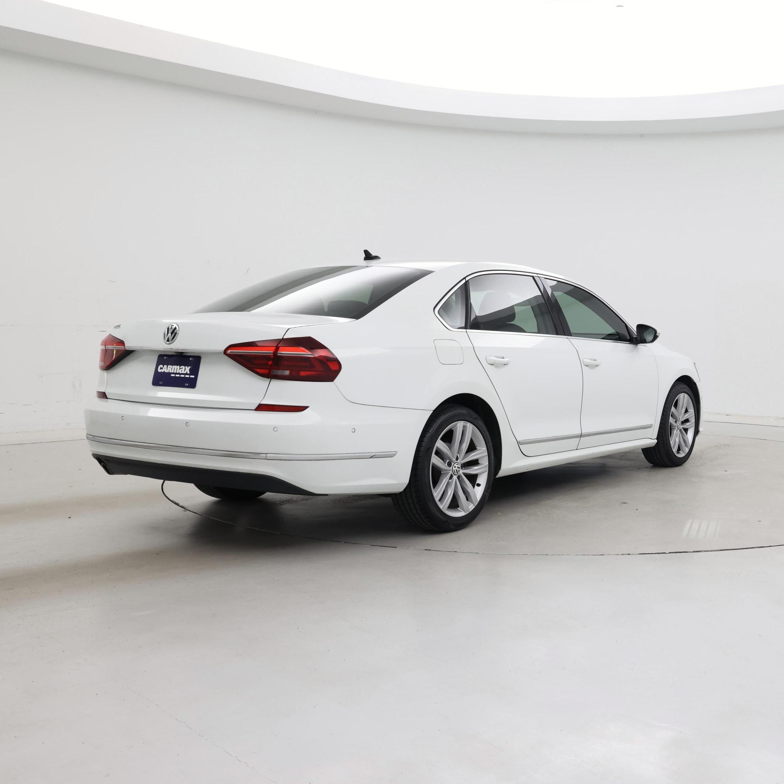 Thumbnail: 2018 Volkswagen Passat - 8