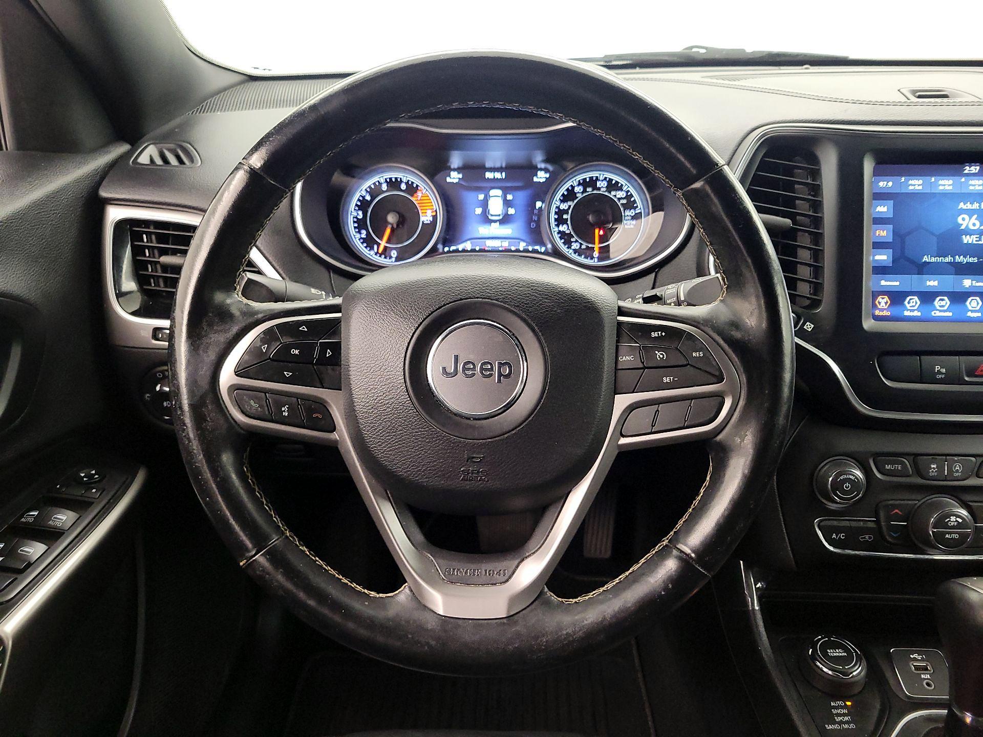 Thumbnail: 2021 Jeep Cherokee - 10