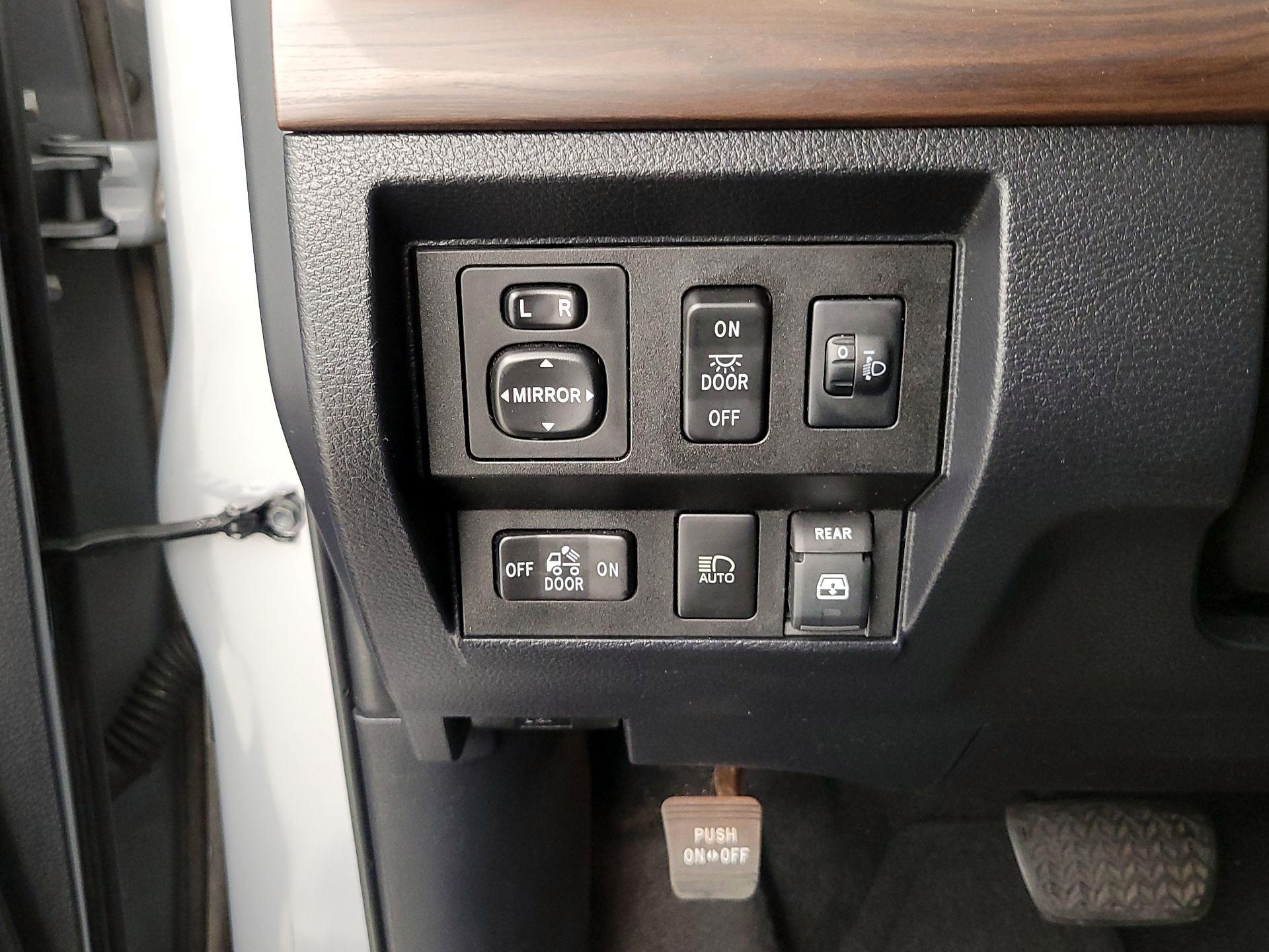 Thumbnail: 2018 Toyota Tundra - 13