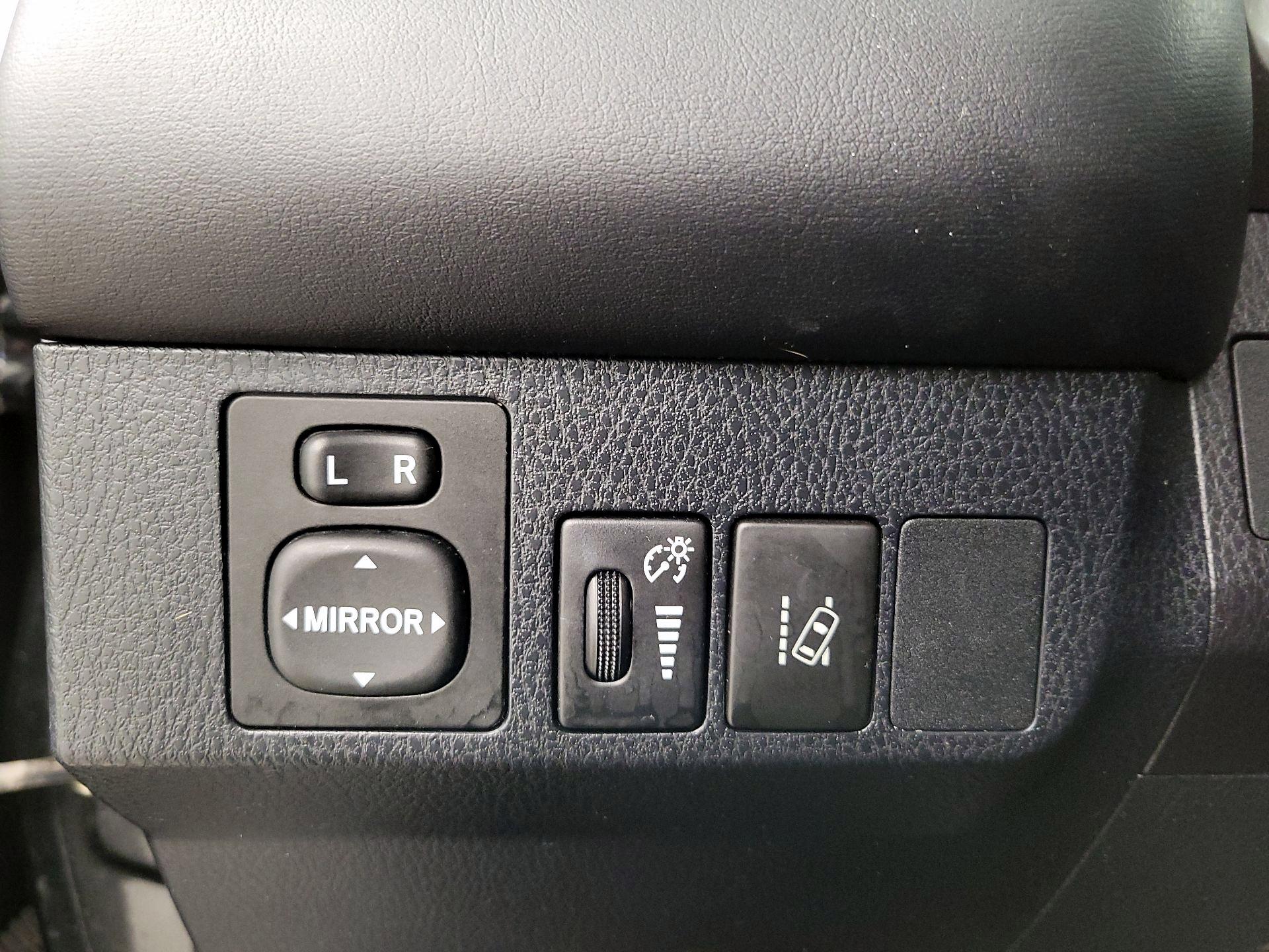 Thumbnail: 2017 Toyota RAV4 - 13