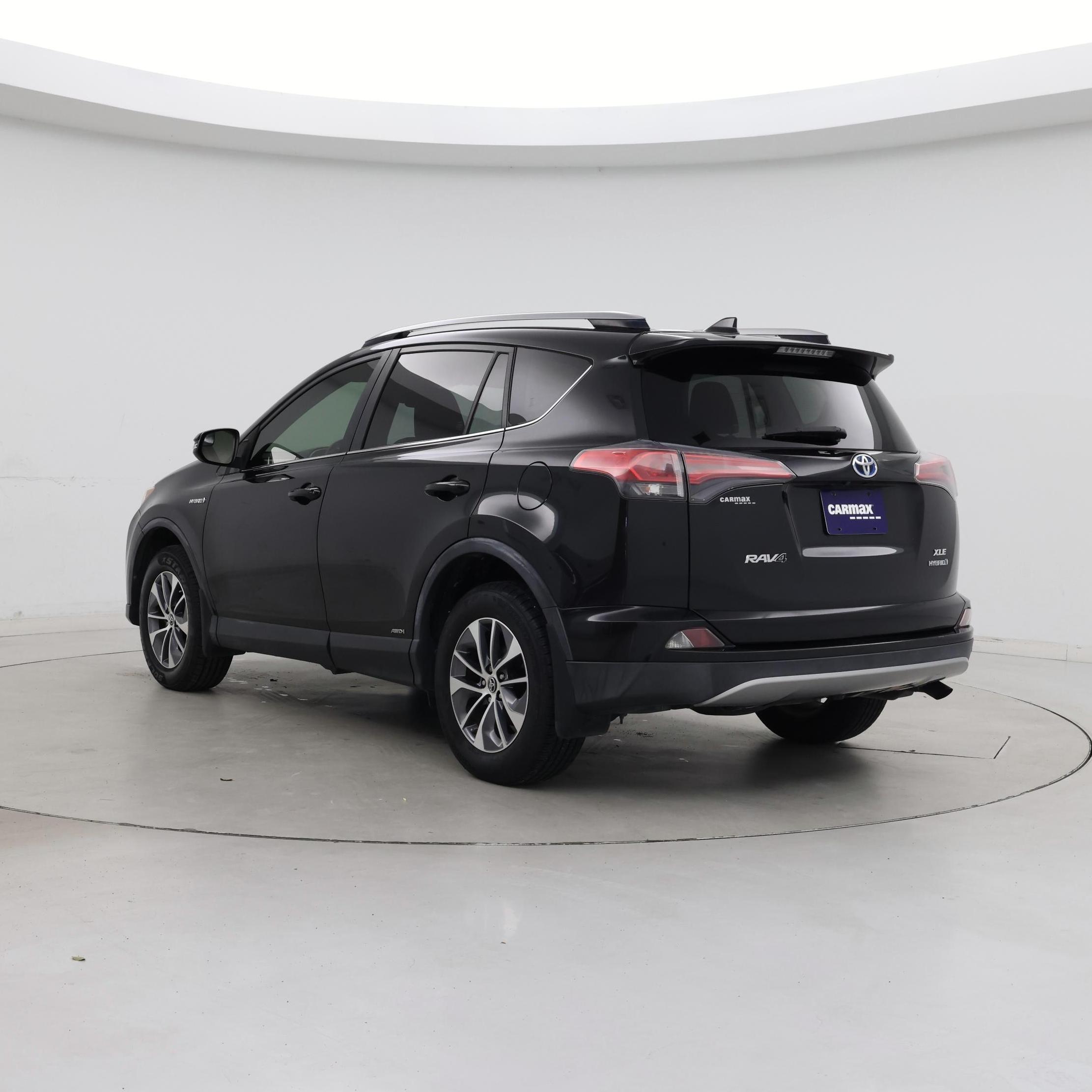Thumbnail: 2017 Toyota RAV4 - 2