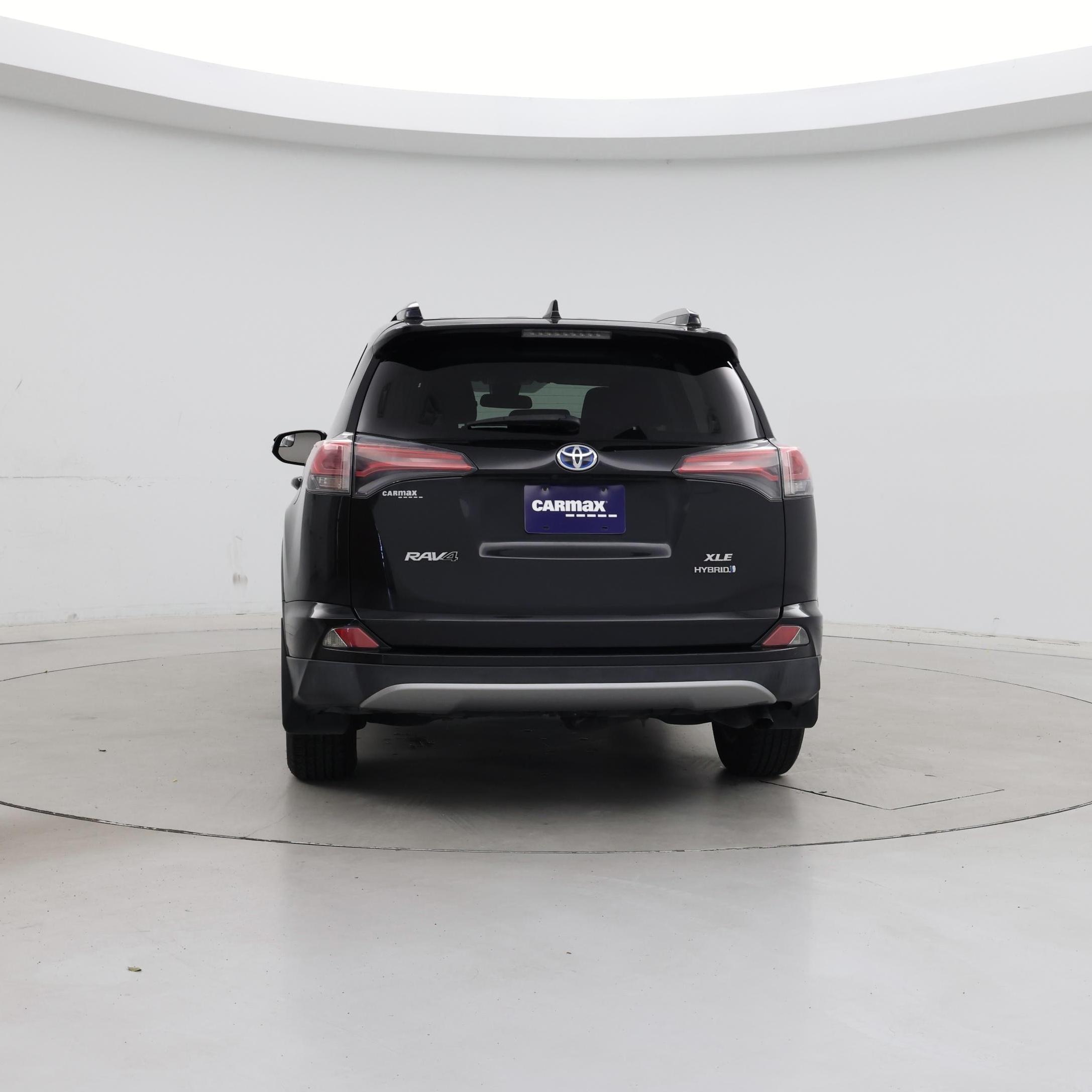 Thumbnail: 2017 Toyota RAV4 - 6