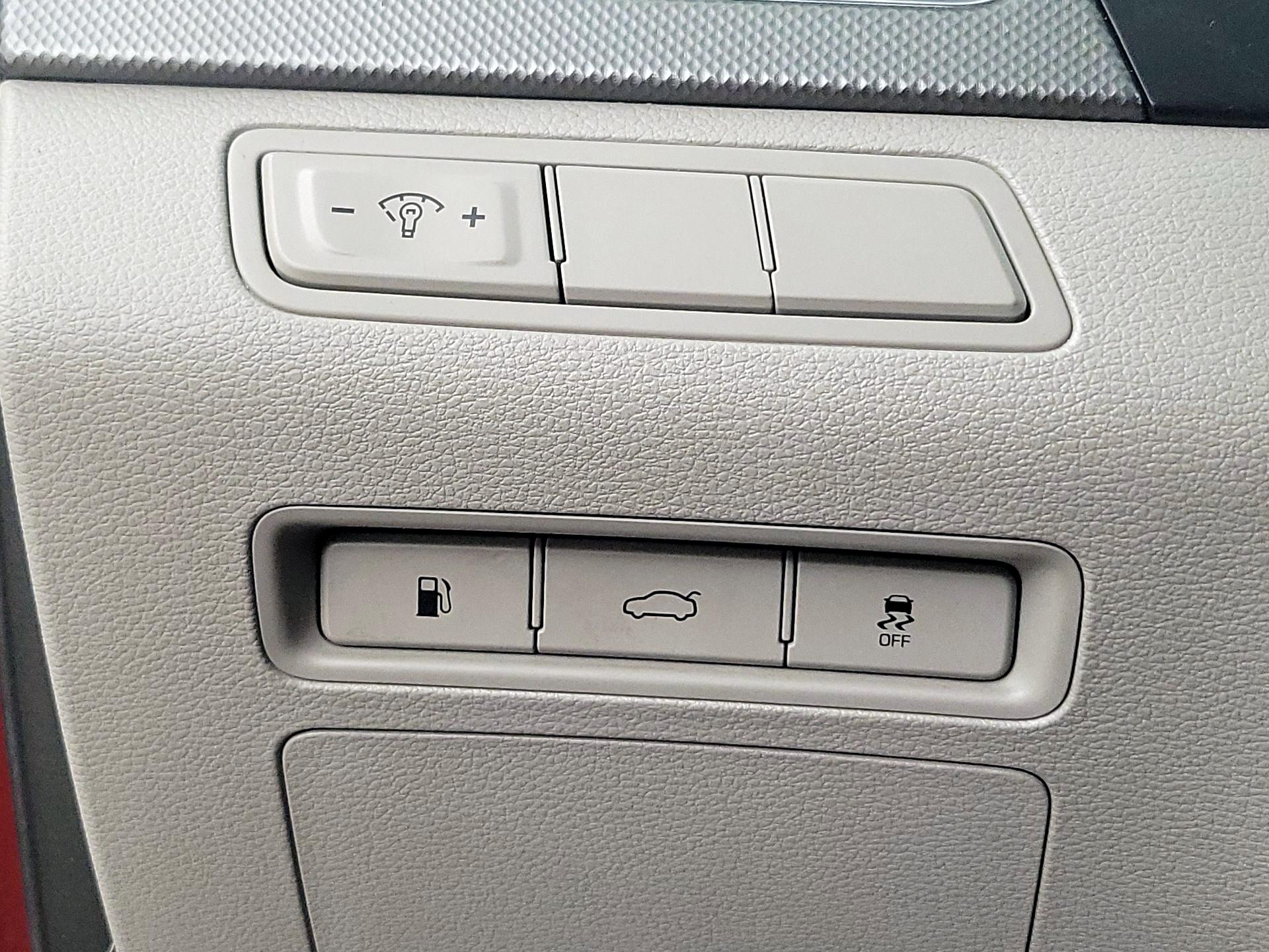 Thumbnail: 2016 Hyundai Sonata - 13