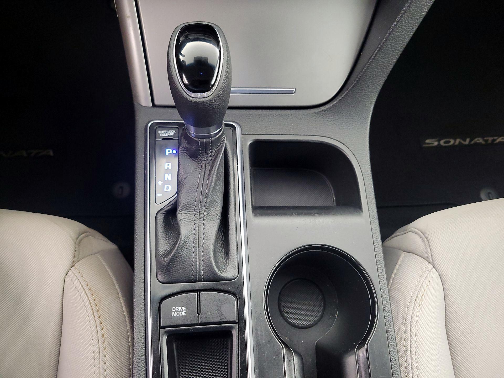 Thumbnail: 2016 Hyundai Sonata - 17