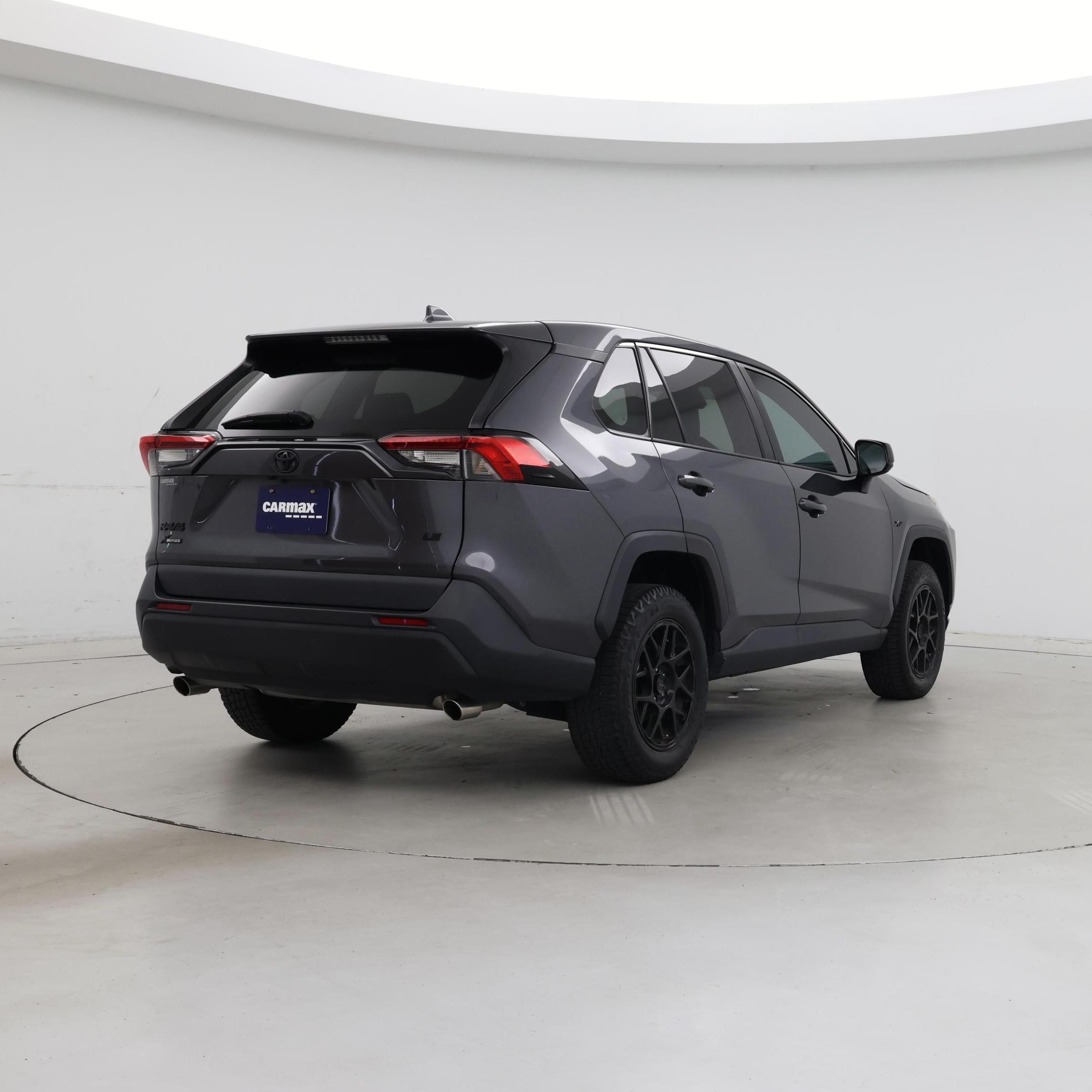 Thumbnail: 2022 Toyota RAV4 - 8