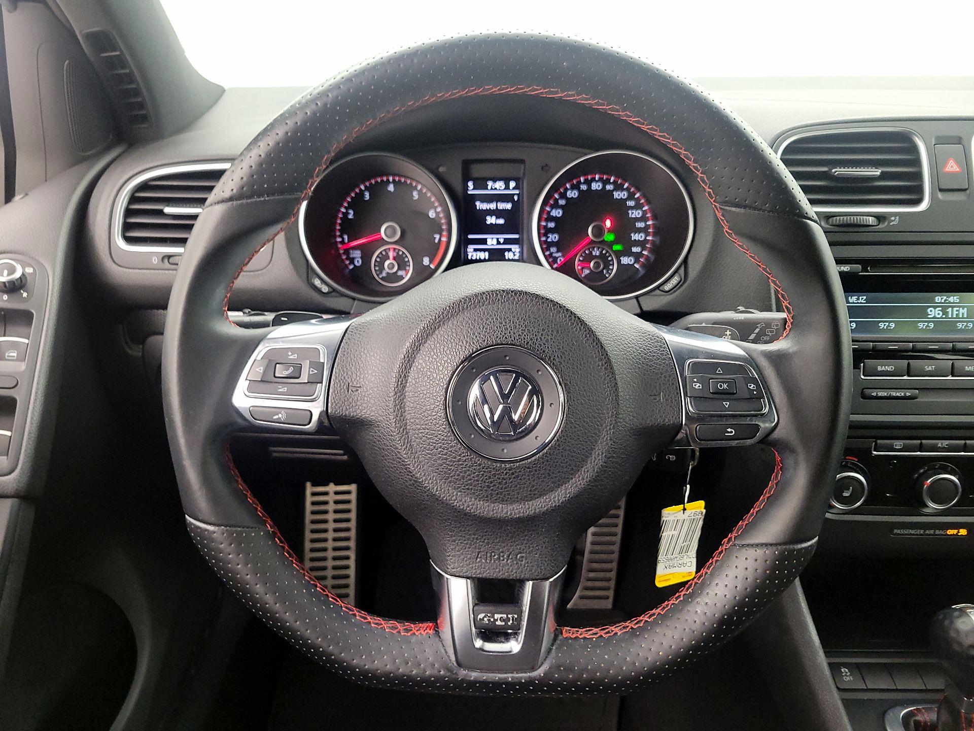 Thumbnail: 2014 Volkswagen Golf - 10