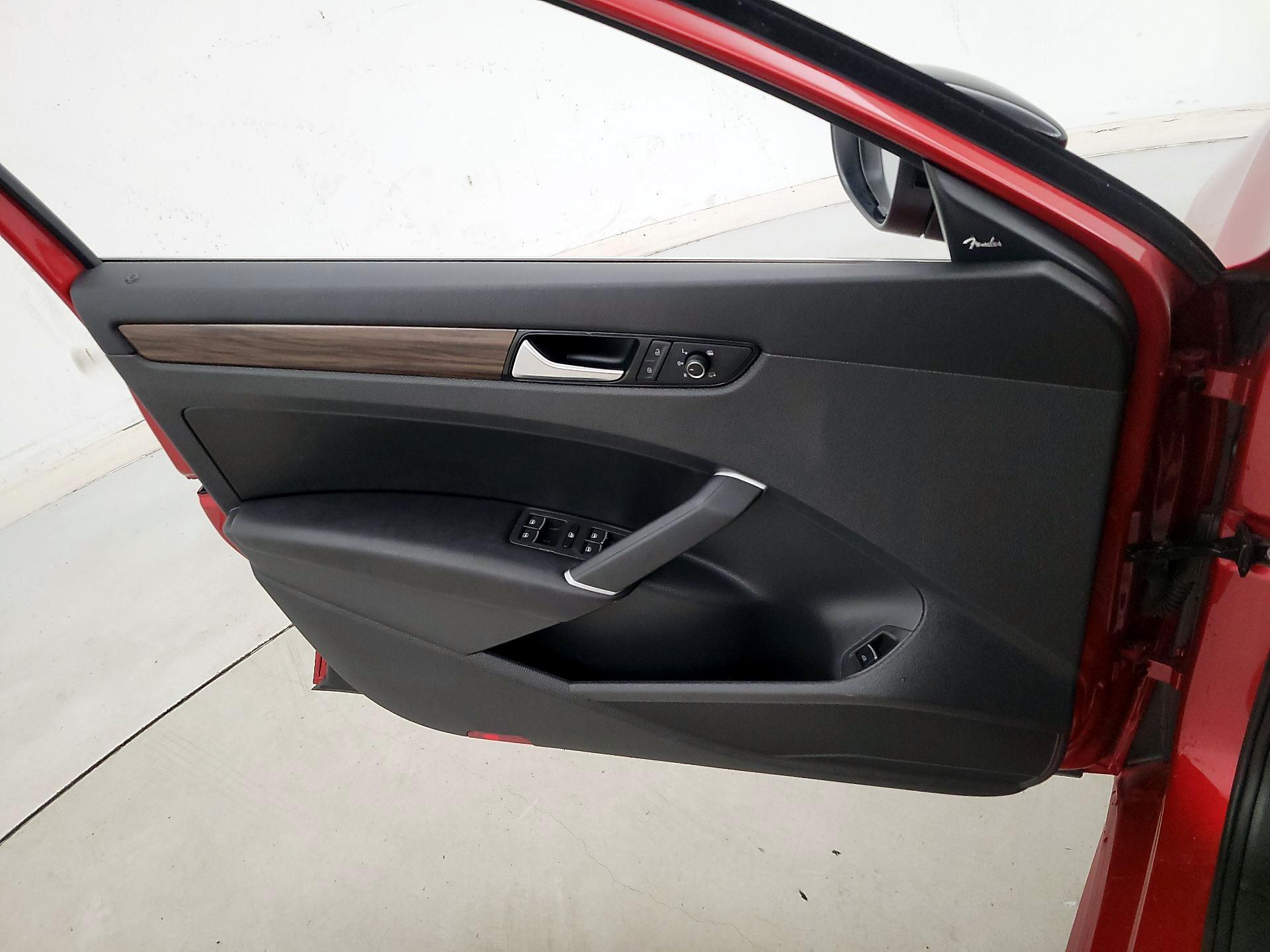 Thumbnail: 2022 Volkswagen Passat - 12