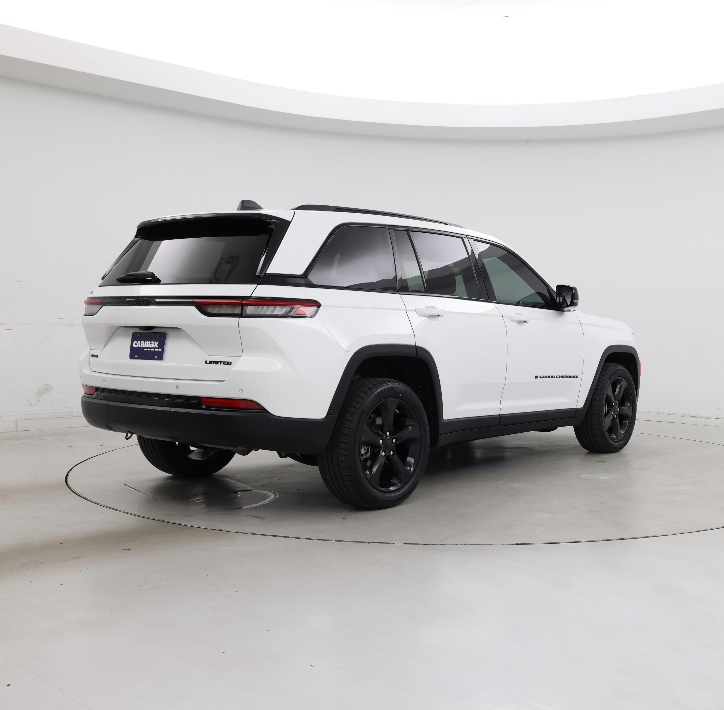 Thumbnail: 2023 Jeep Grand Cherokee - 8