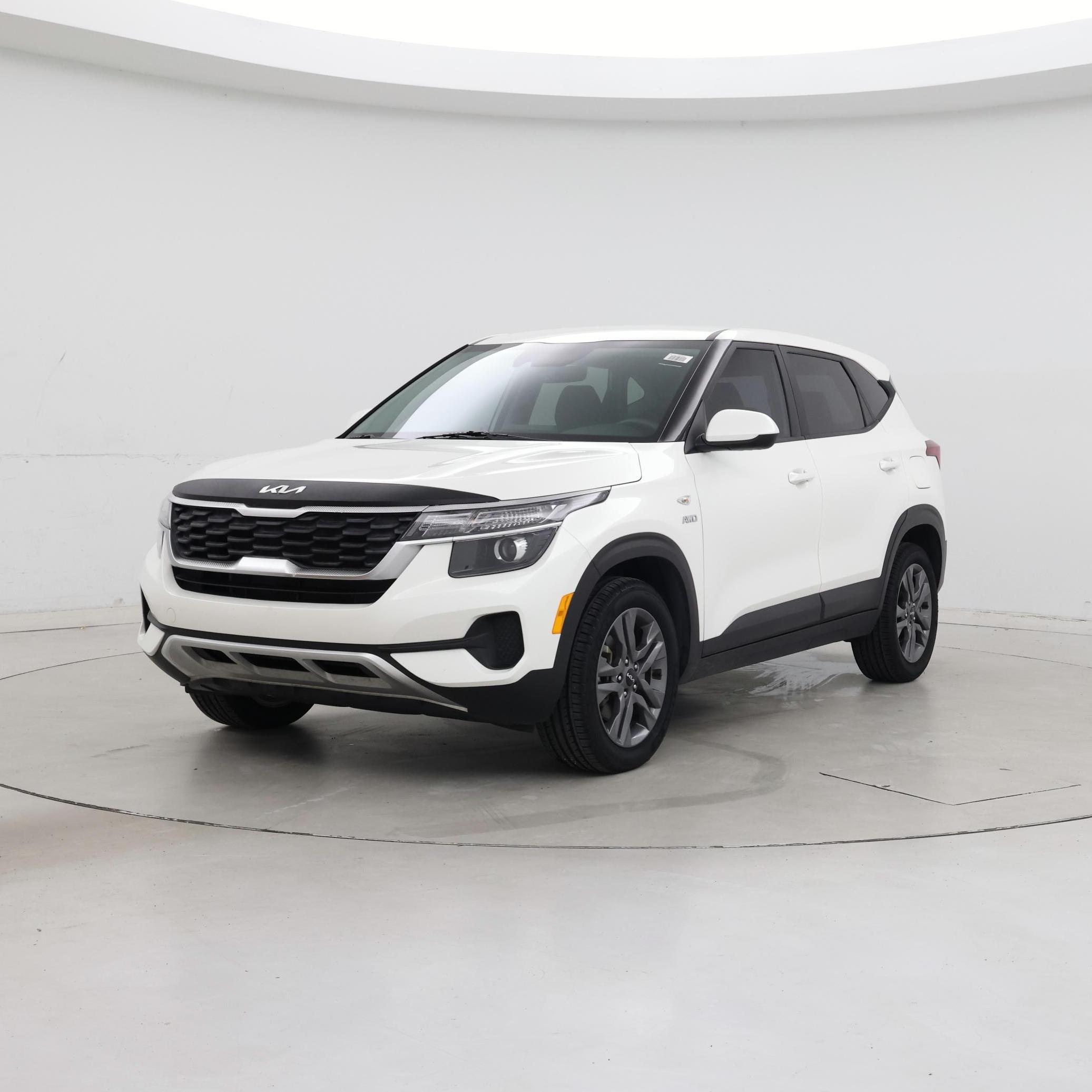 Thumbnail: 2023 Kia Seltos - 4
