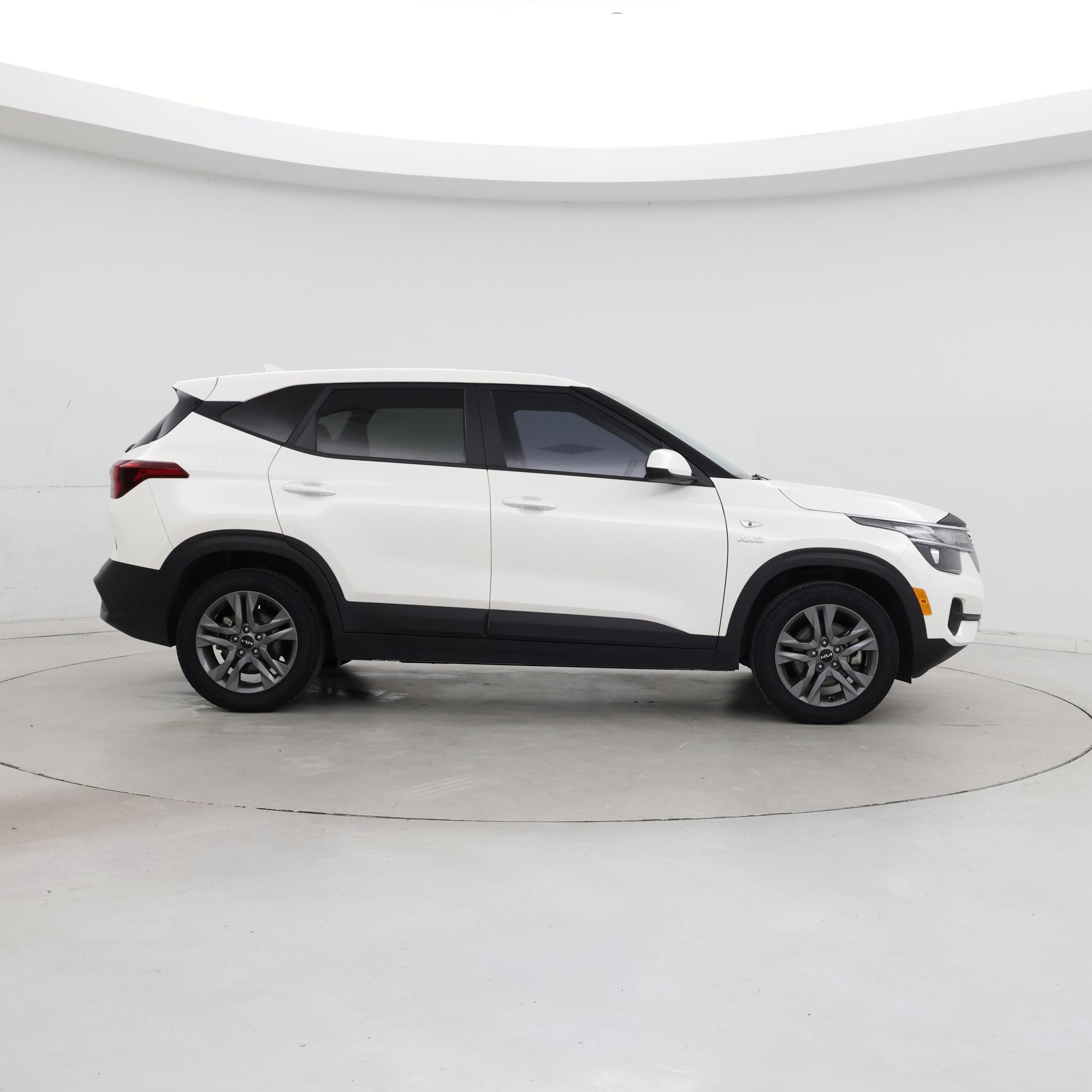 Thumbnail: 2023 Kia Seltos - 7