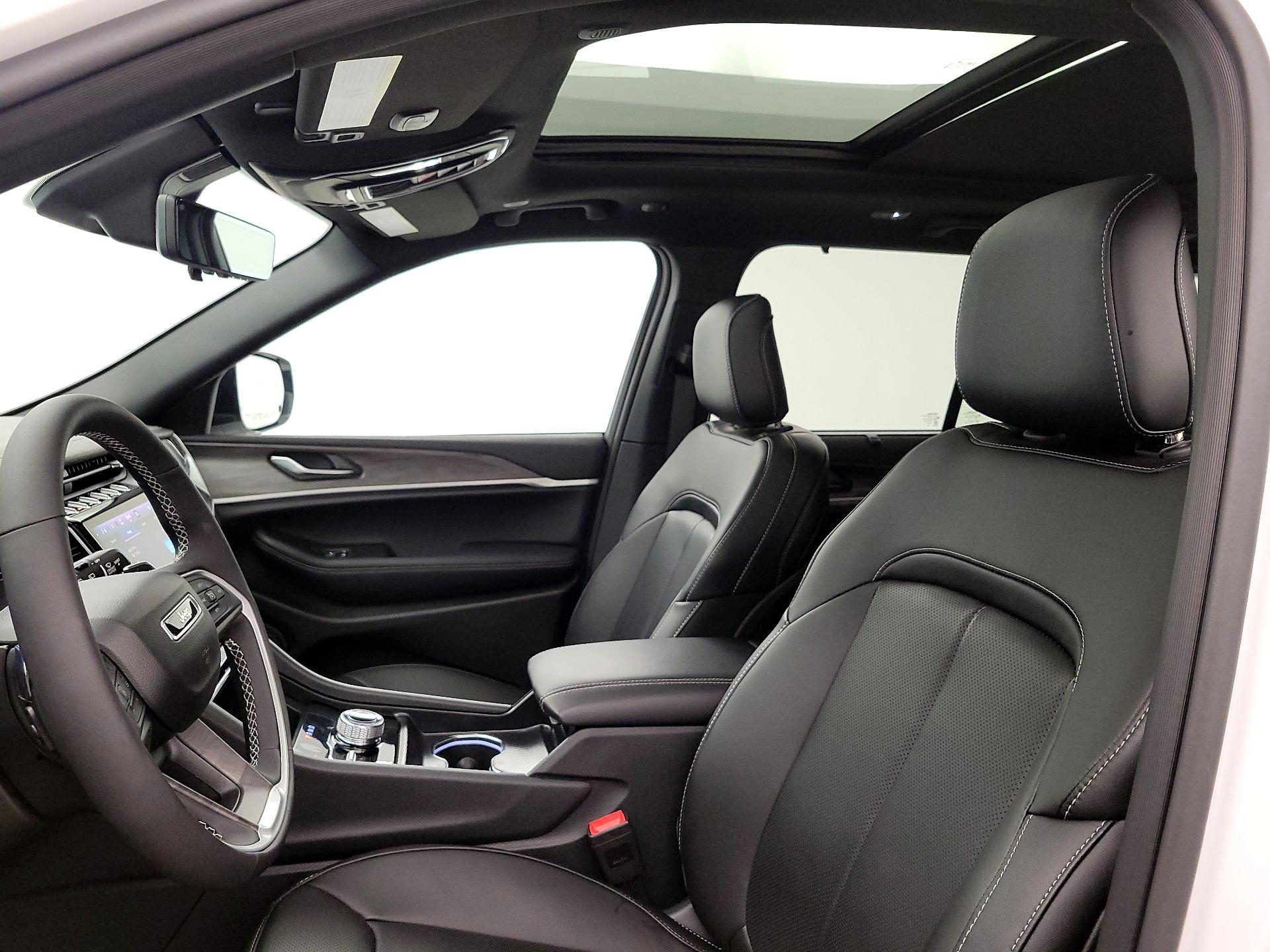 Thumbnail: 2025 Jeep Grand Cherokee - 19