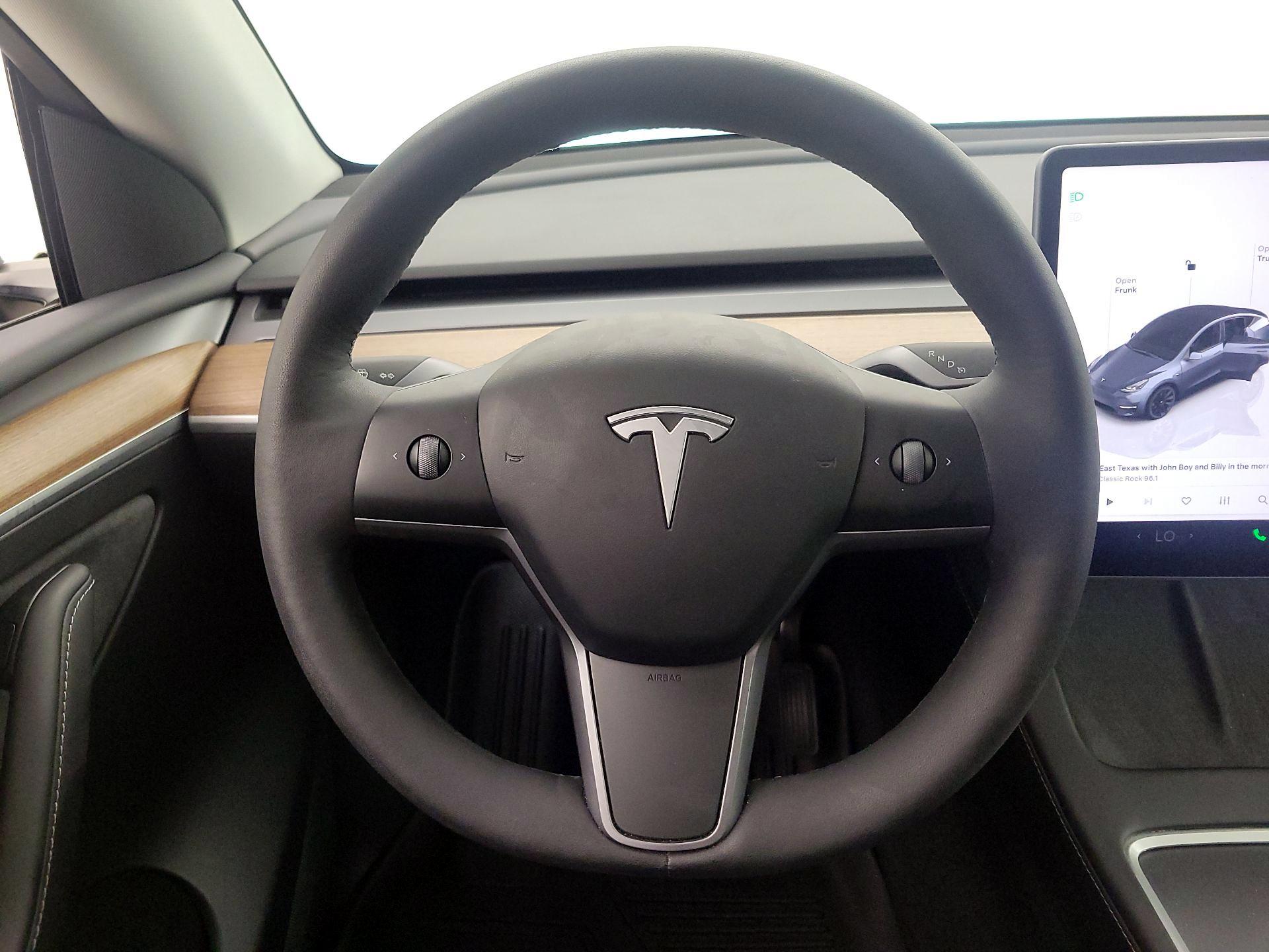 Thumbnail: 2023 Tesla Model Y - 10