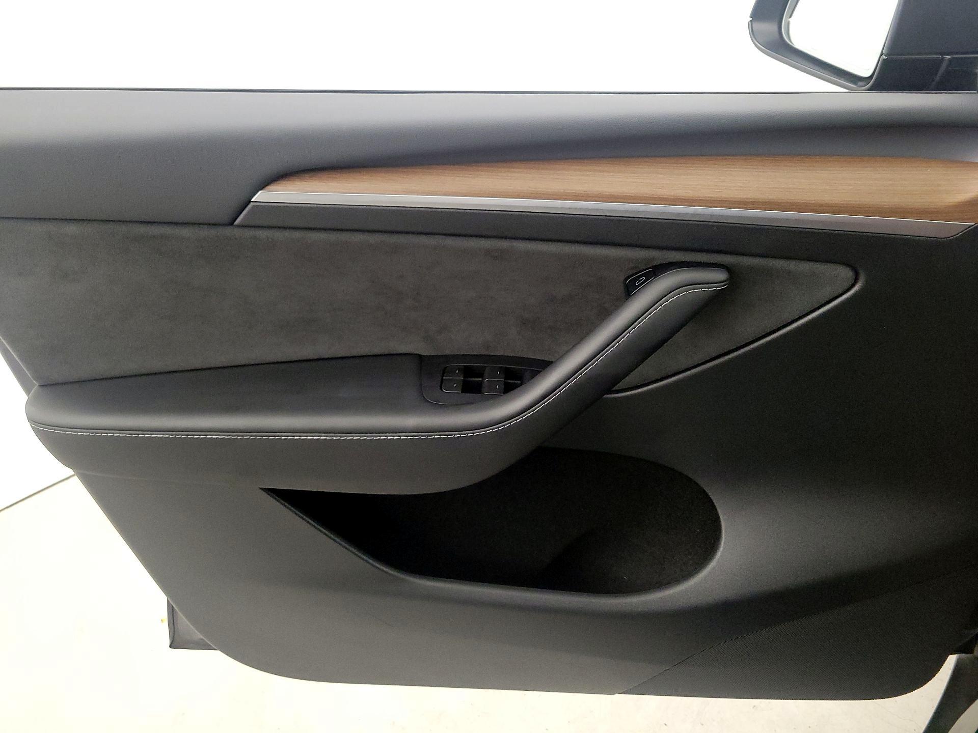 Thumbnail: 2023 Tesla Model Y - 12