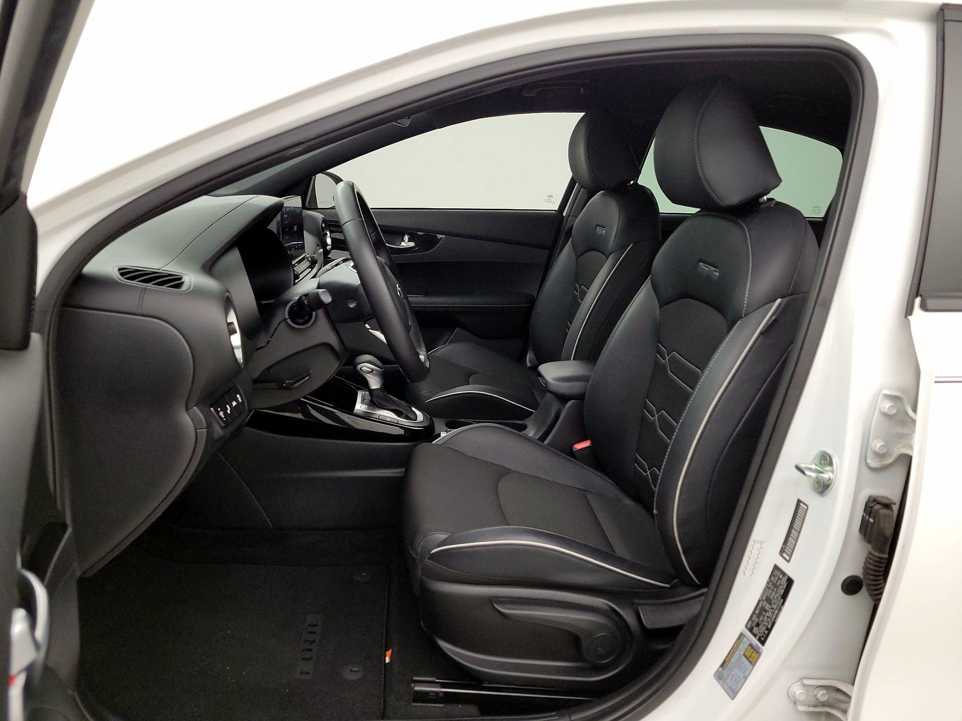 Thumbnail: 2021 Kia Forte - 11
