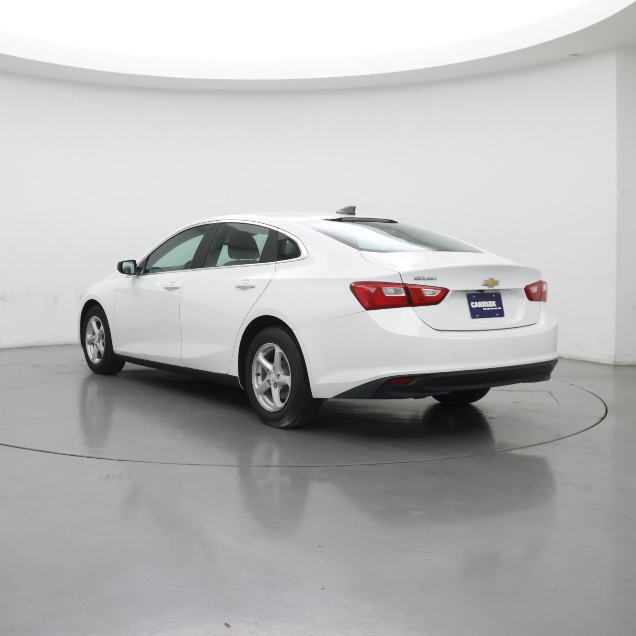 Thumbnail: 2017 Chevrolet Malibu - 2