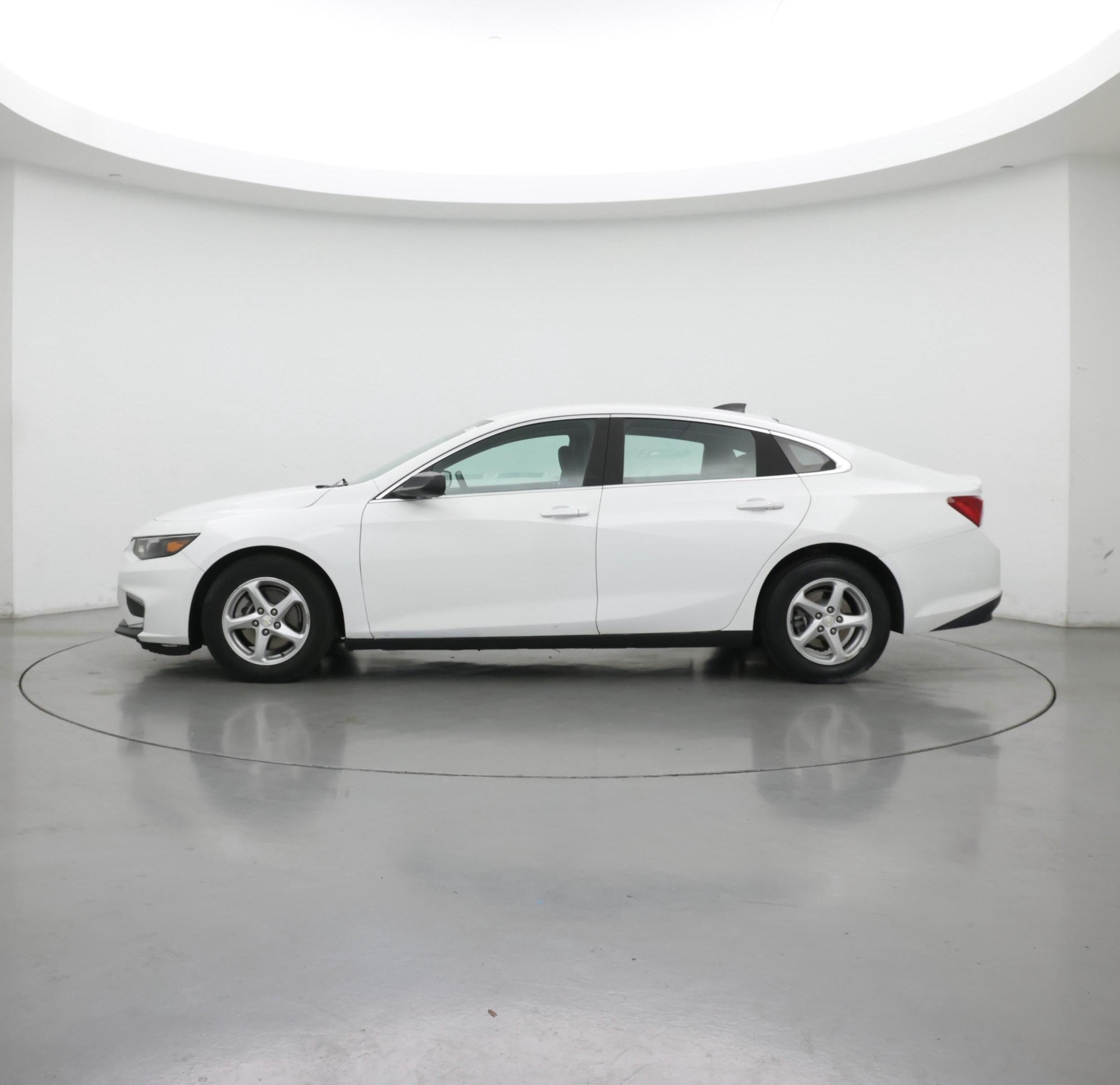 Thumbnail: 2017 Chevrolet Malibu - 3